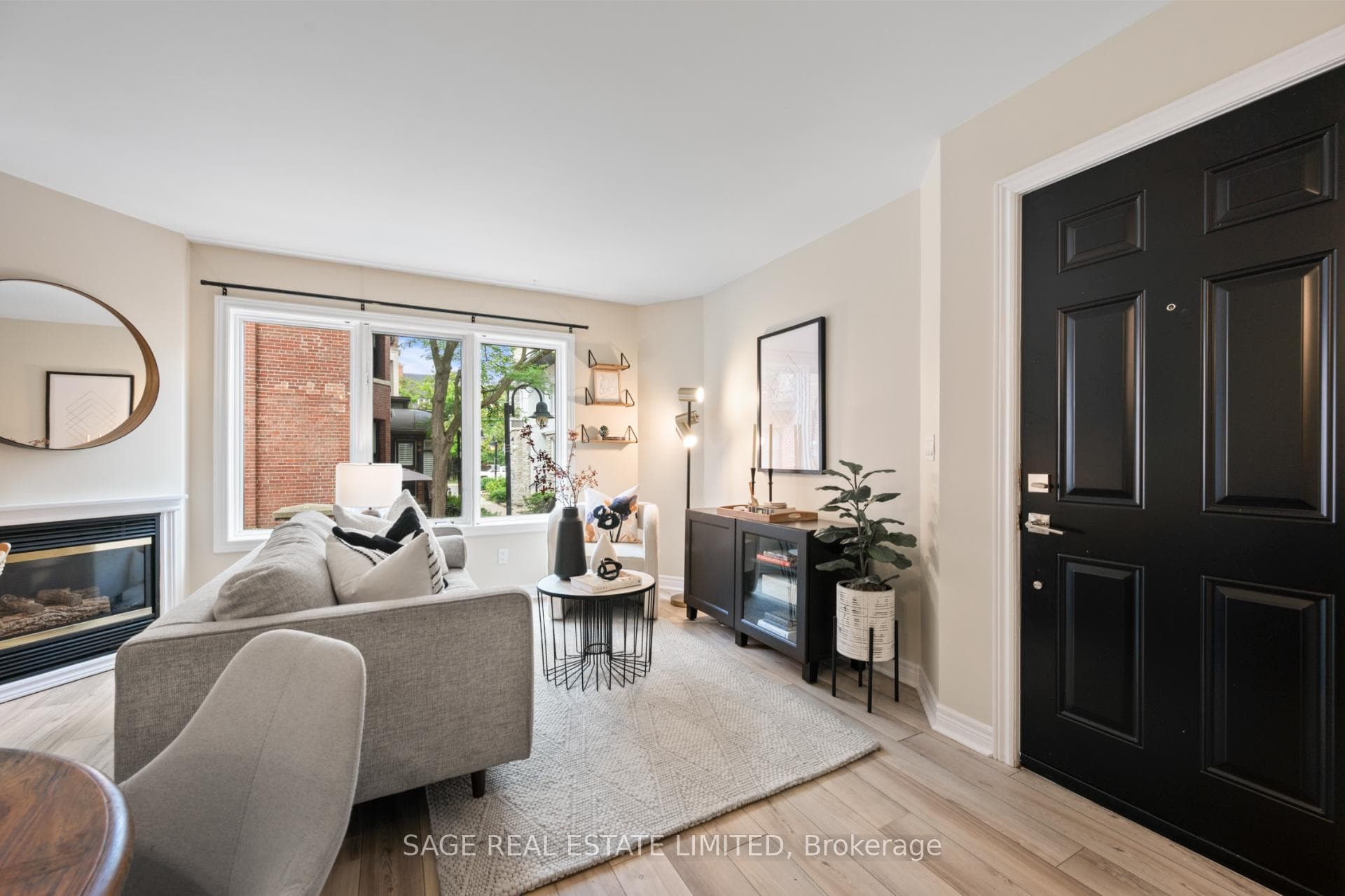 232 St George Street Unit 15 photo 2
