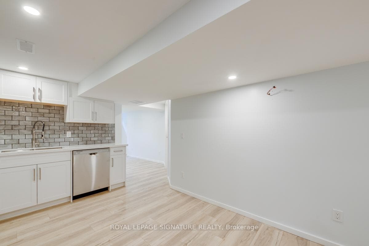 37 Archerhill Drive Unit Lower photo 15