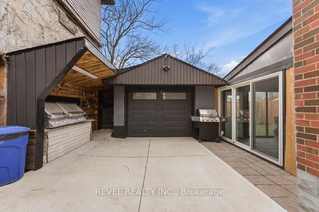 44 Jefferson Avenue photo 8