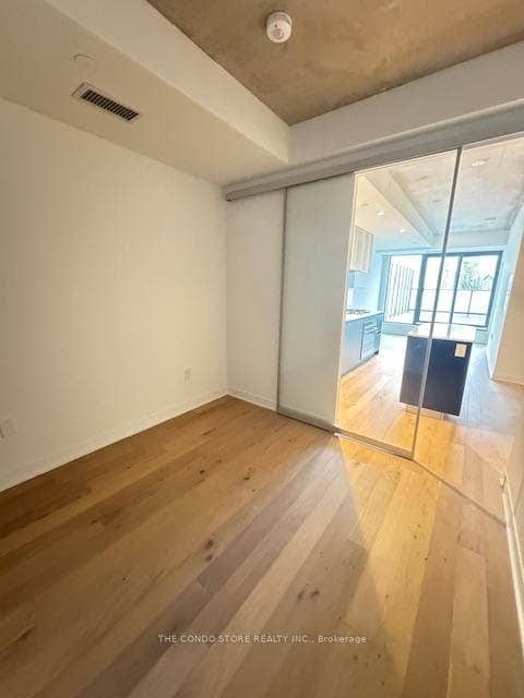 2625 Dundas Street Unit 303 photo 15