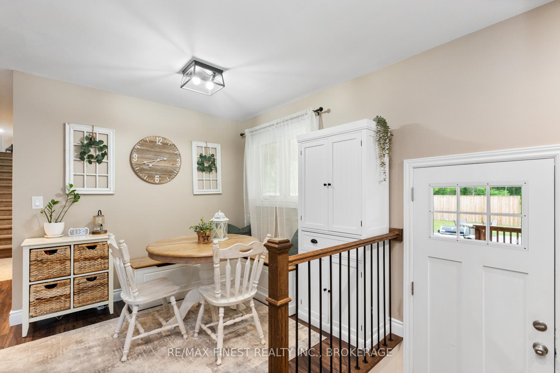 1741 Marian Crescent photo 13