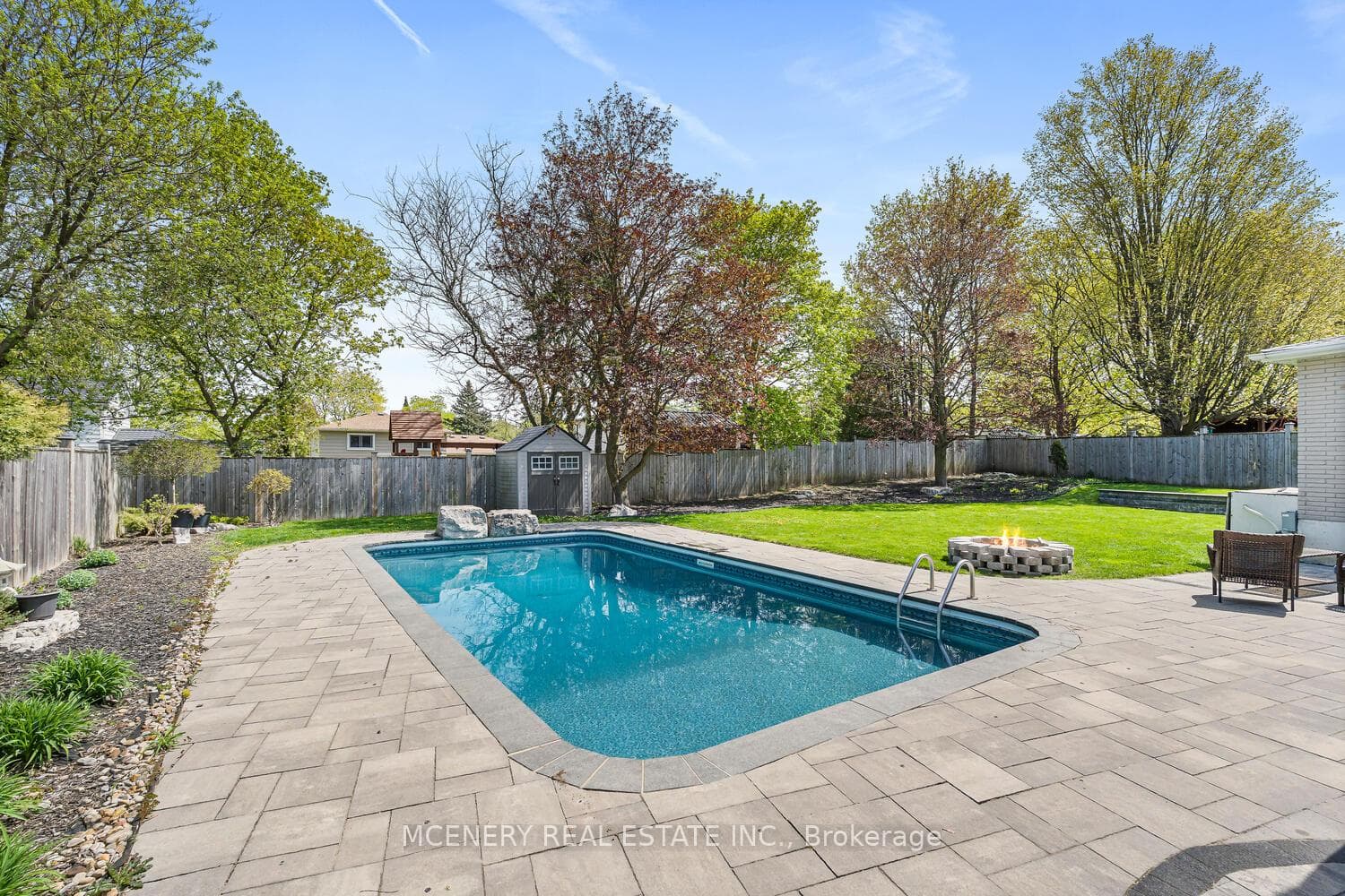 21 ERINDALE Drive photo 43