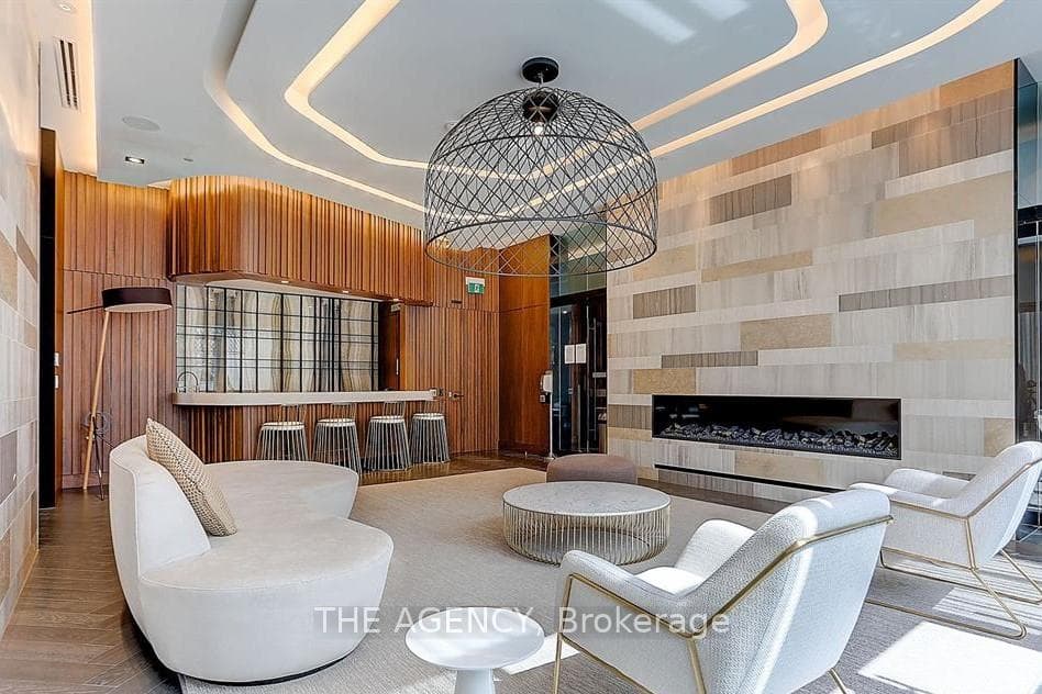 Party room & bar