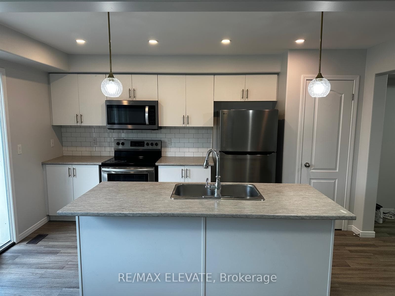 1650 Hetherington Drive photo 8