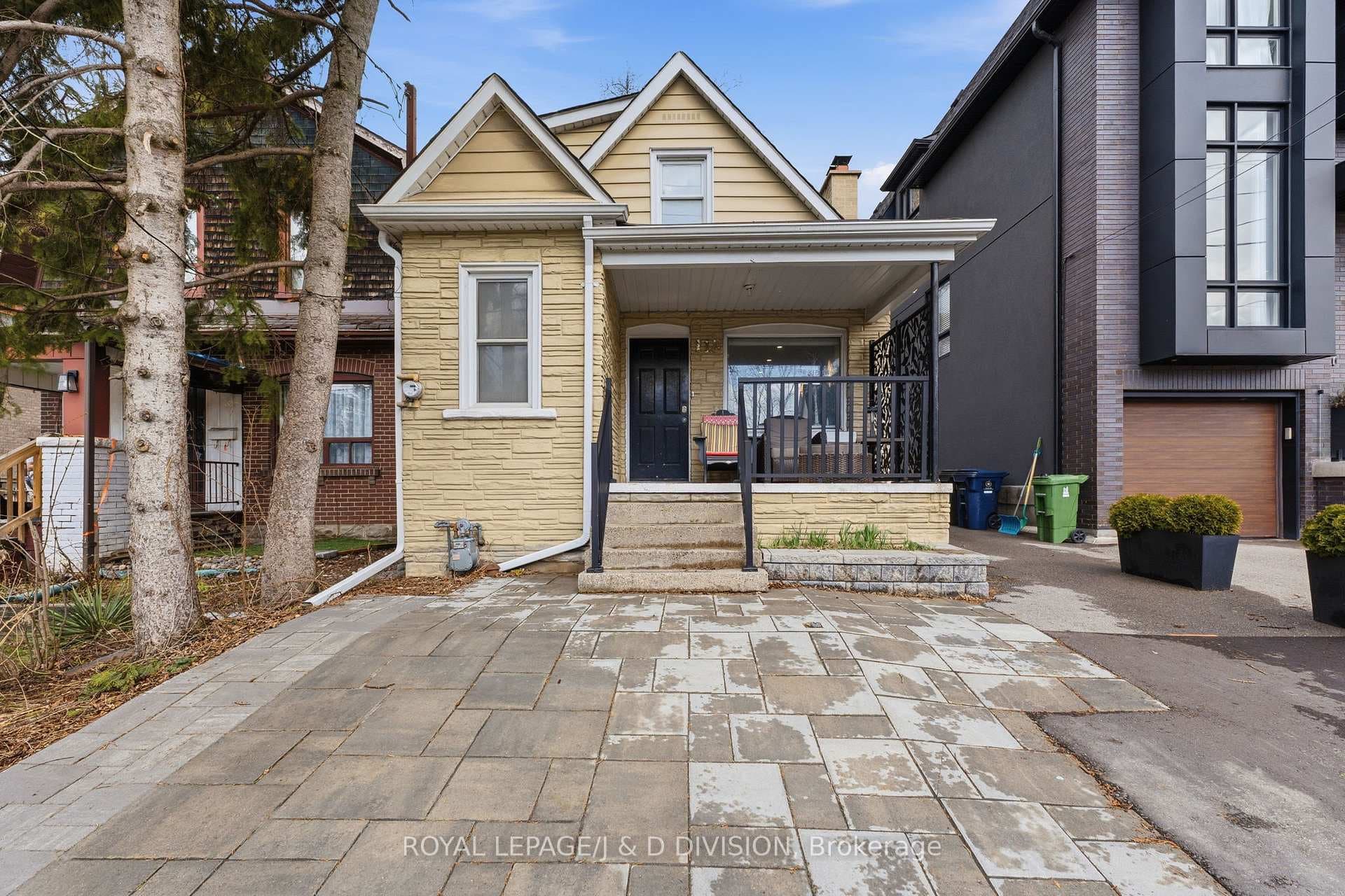 118 Bogert Ave (w parking)