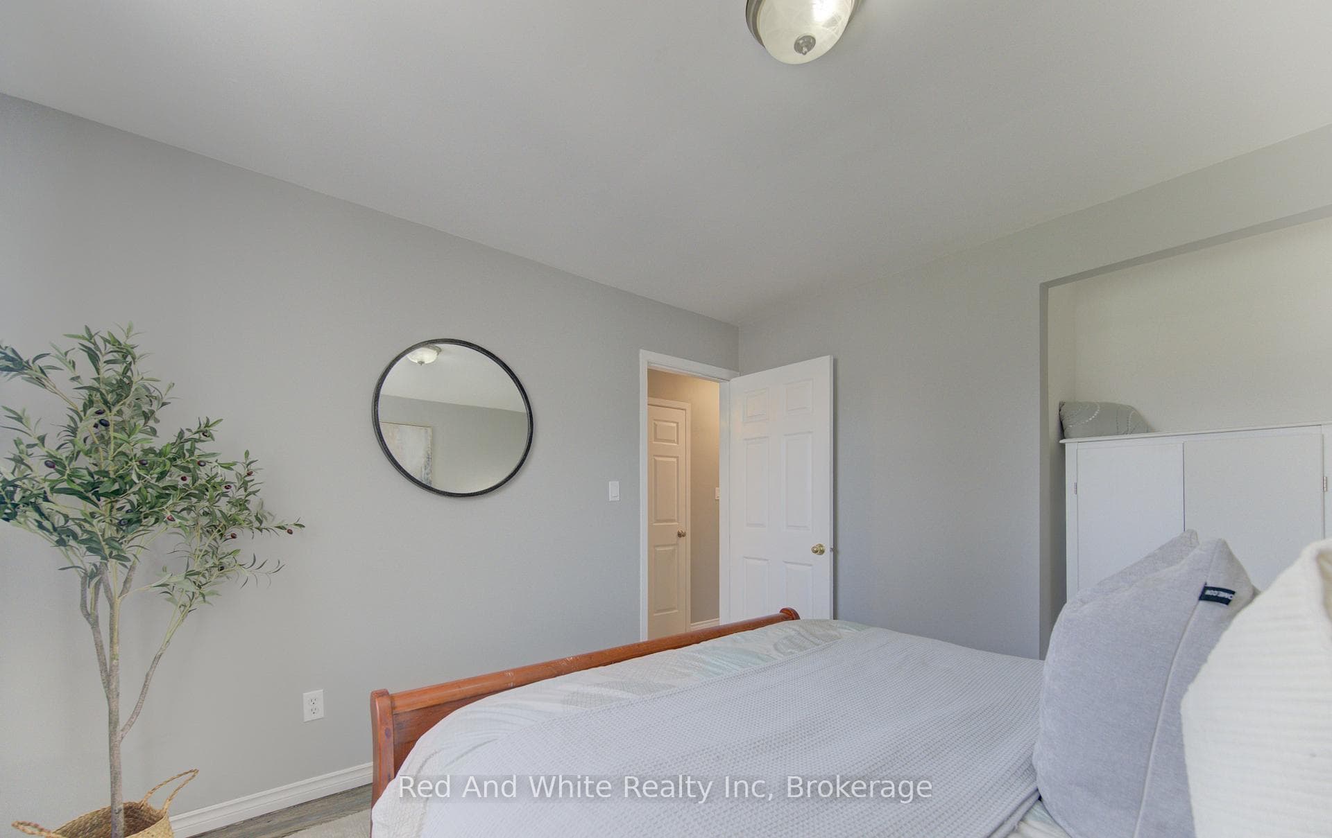 100 Johanna Drive photo 17