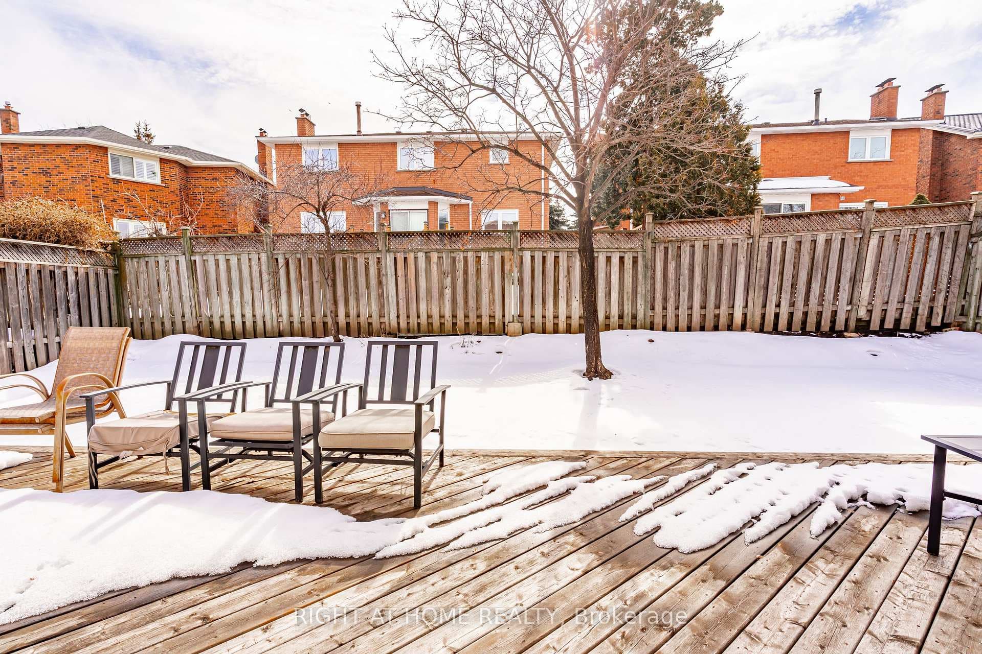 2136 Wincanton Crescent photo 32