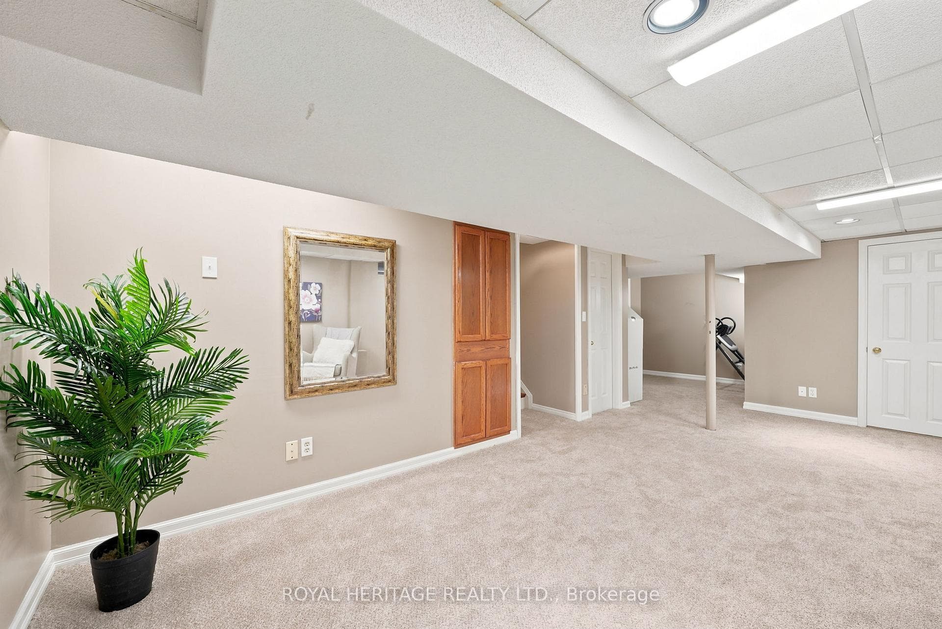 689 Pascoe Court photo 37