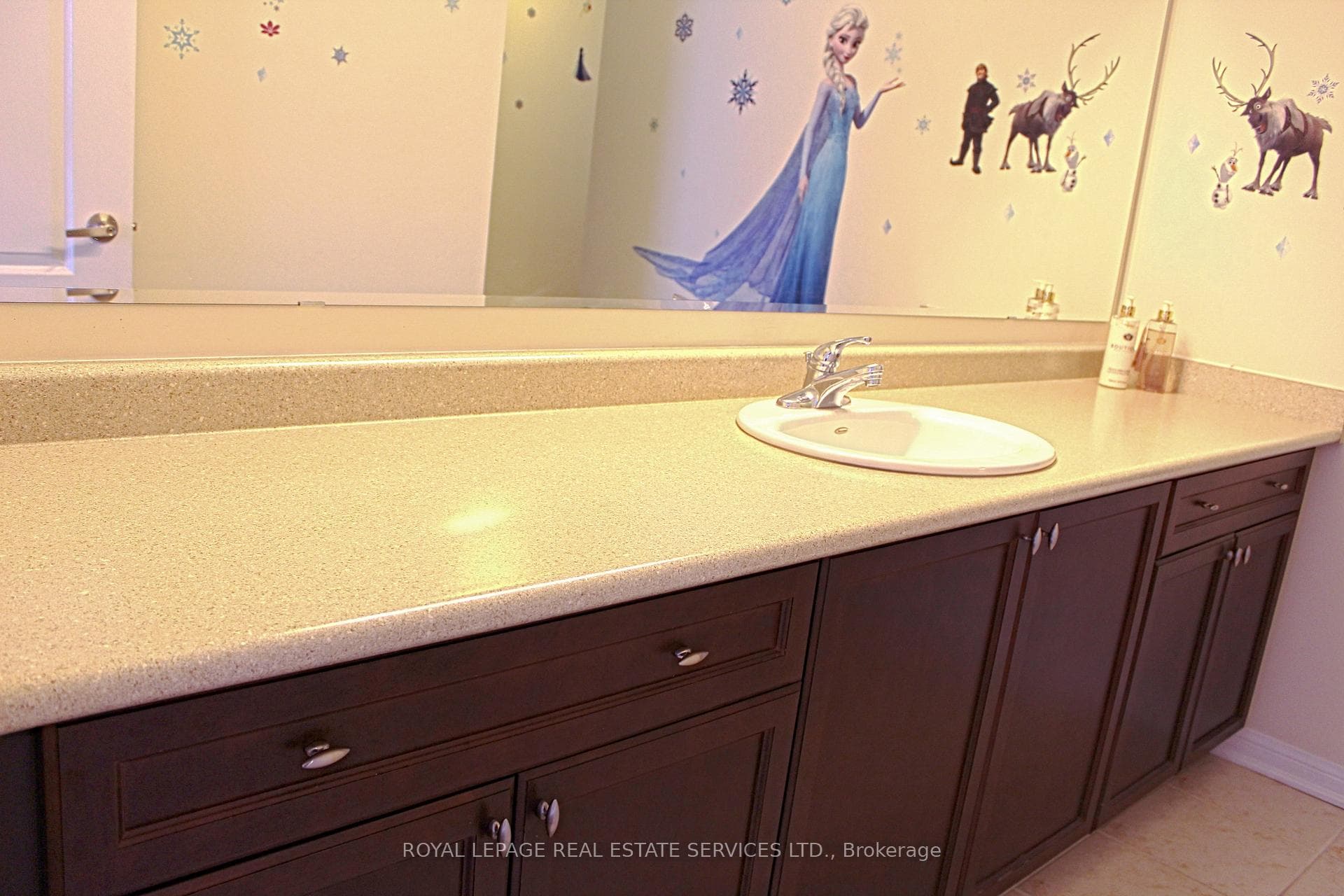 915 Etherington Way photo 33