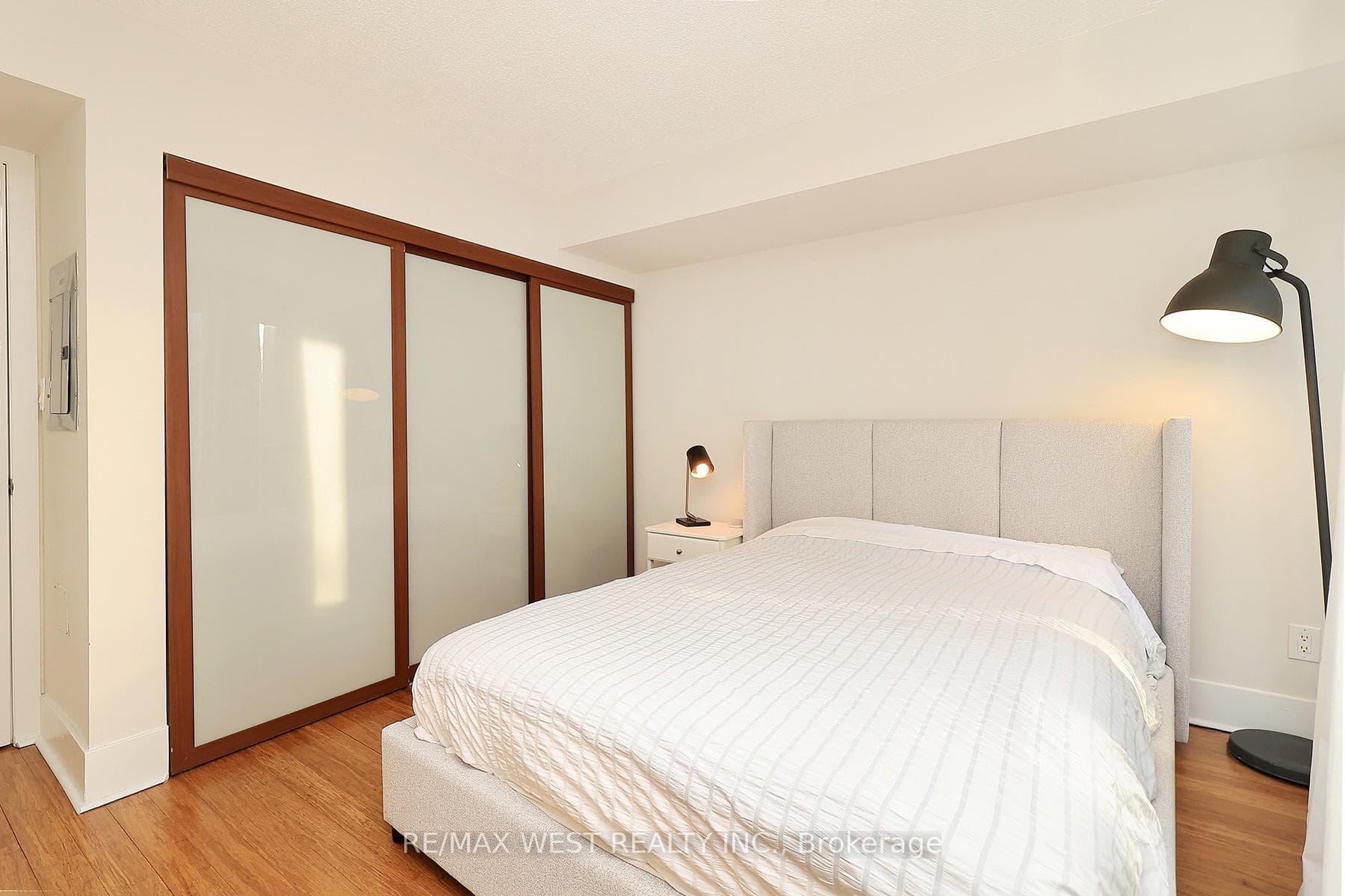 550 Queens Quay Way Unit 205 photo 9
