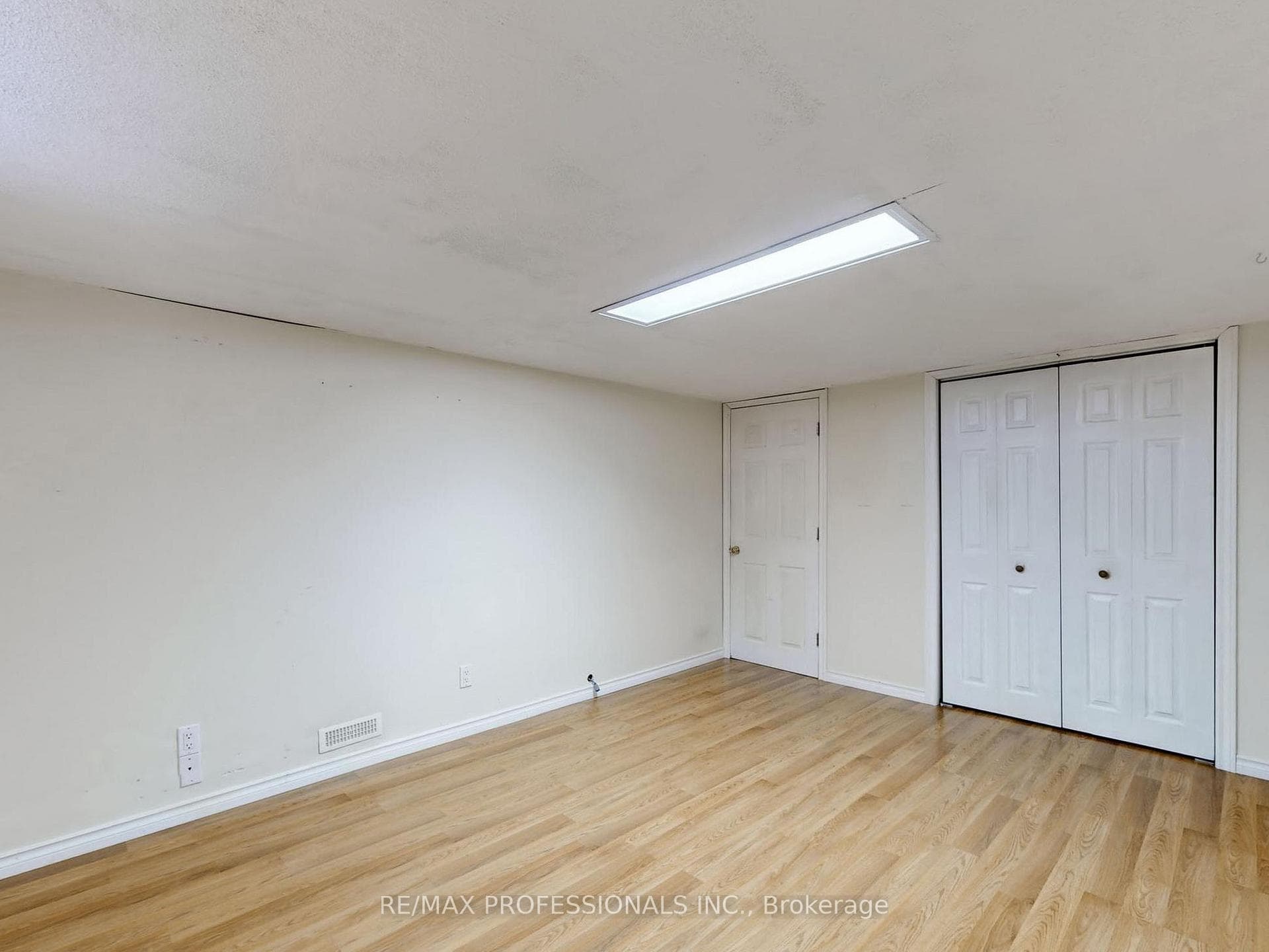 44 Bailey Crescent photo 21