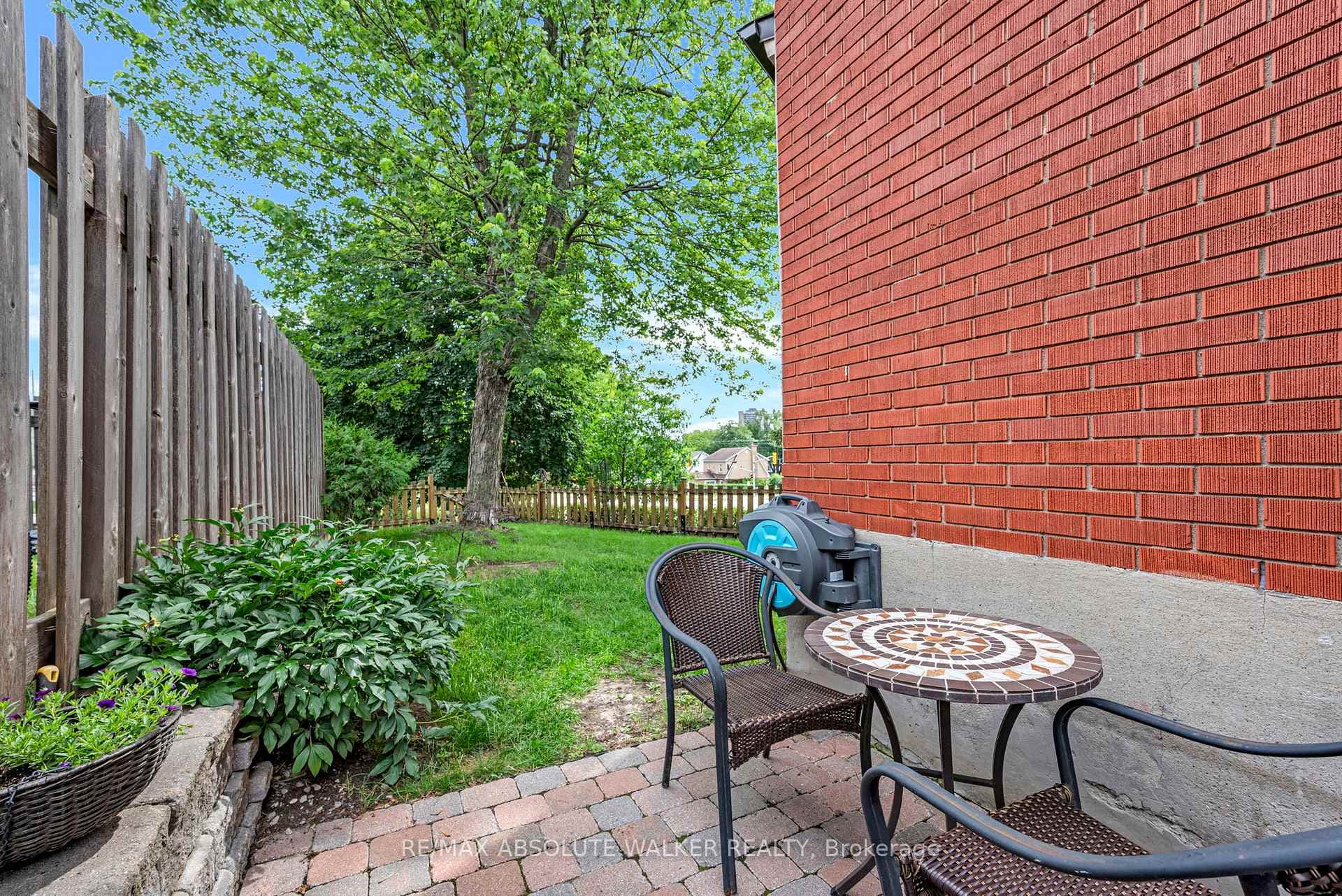 26 Riverdale Avenue photo 31
