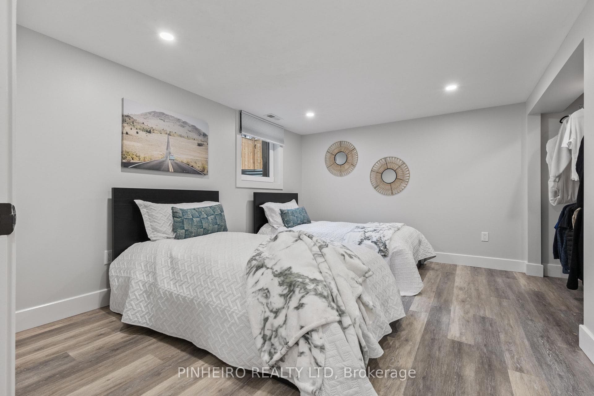 141 Barker Street photo 24