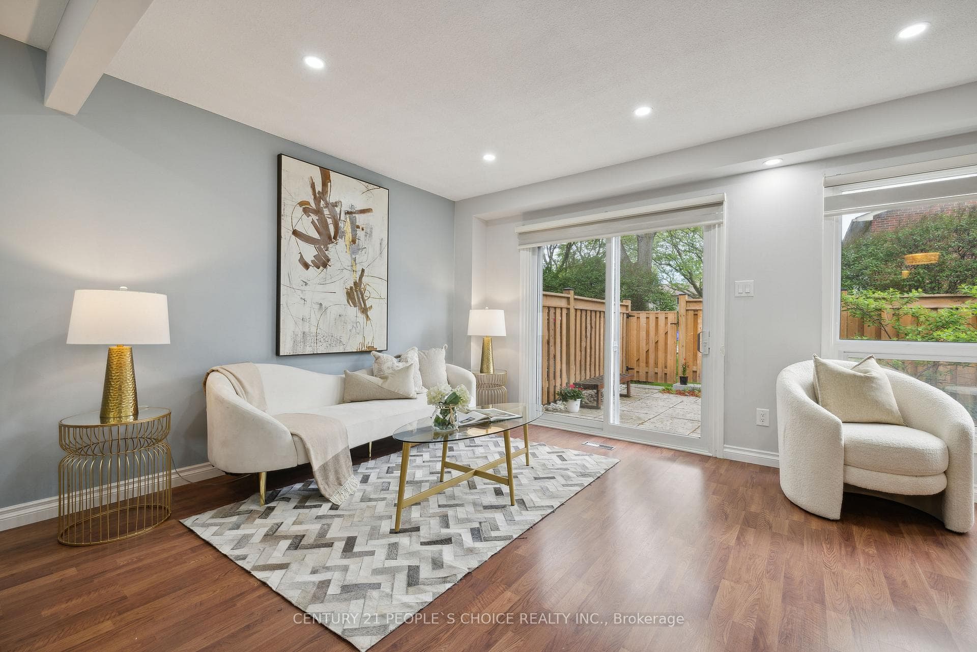 1560 Newlands Crescent Unit 44 photo 13