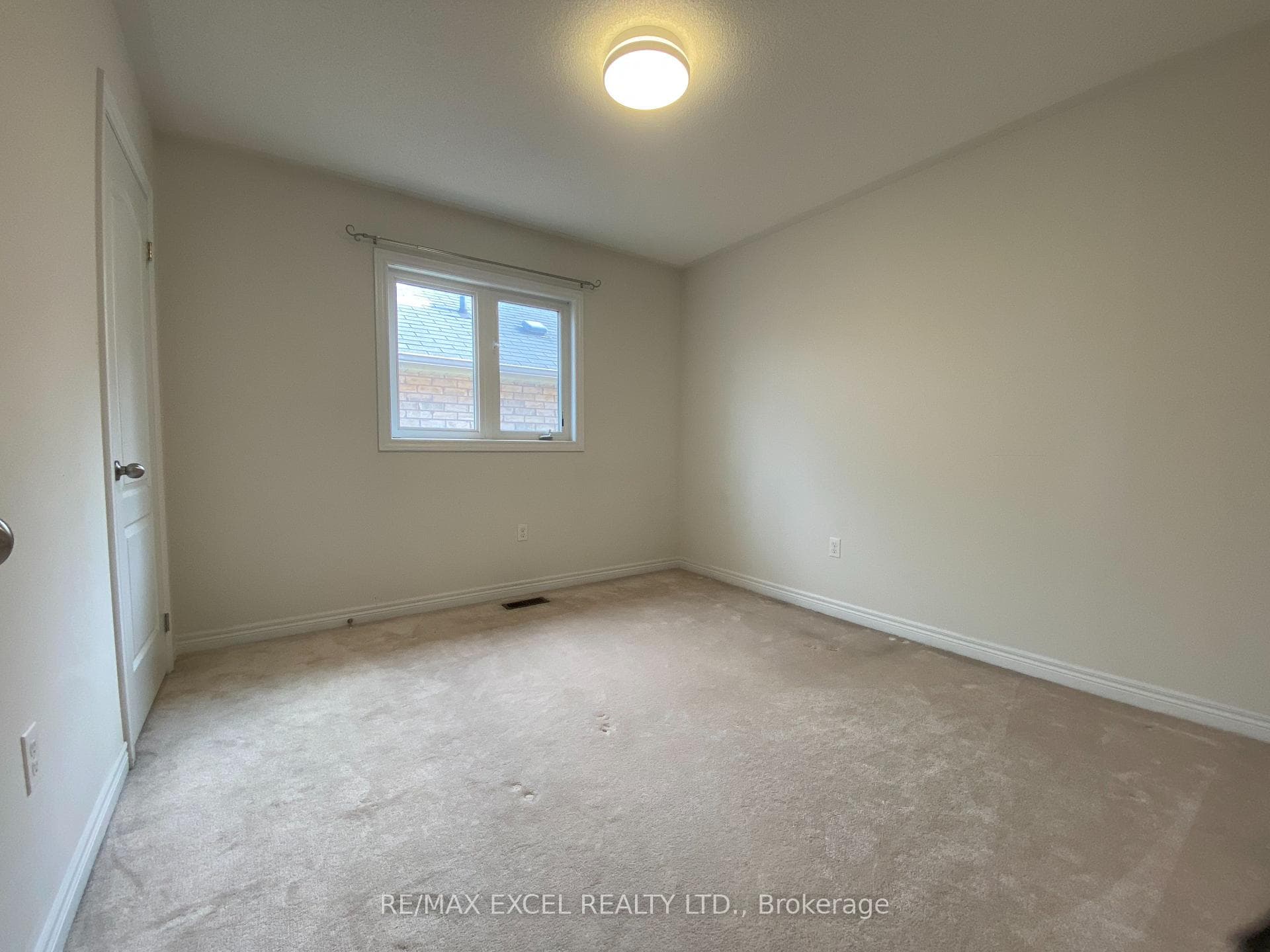 236 Roadhouse Boulevard photo 17