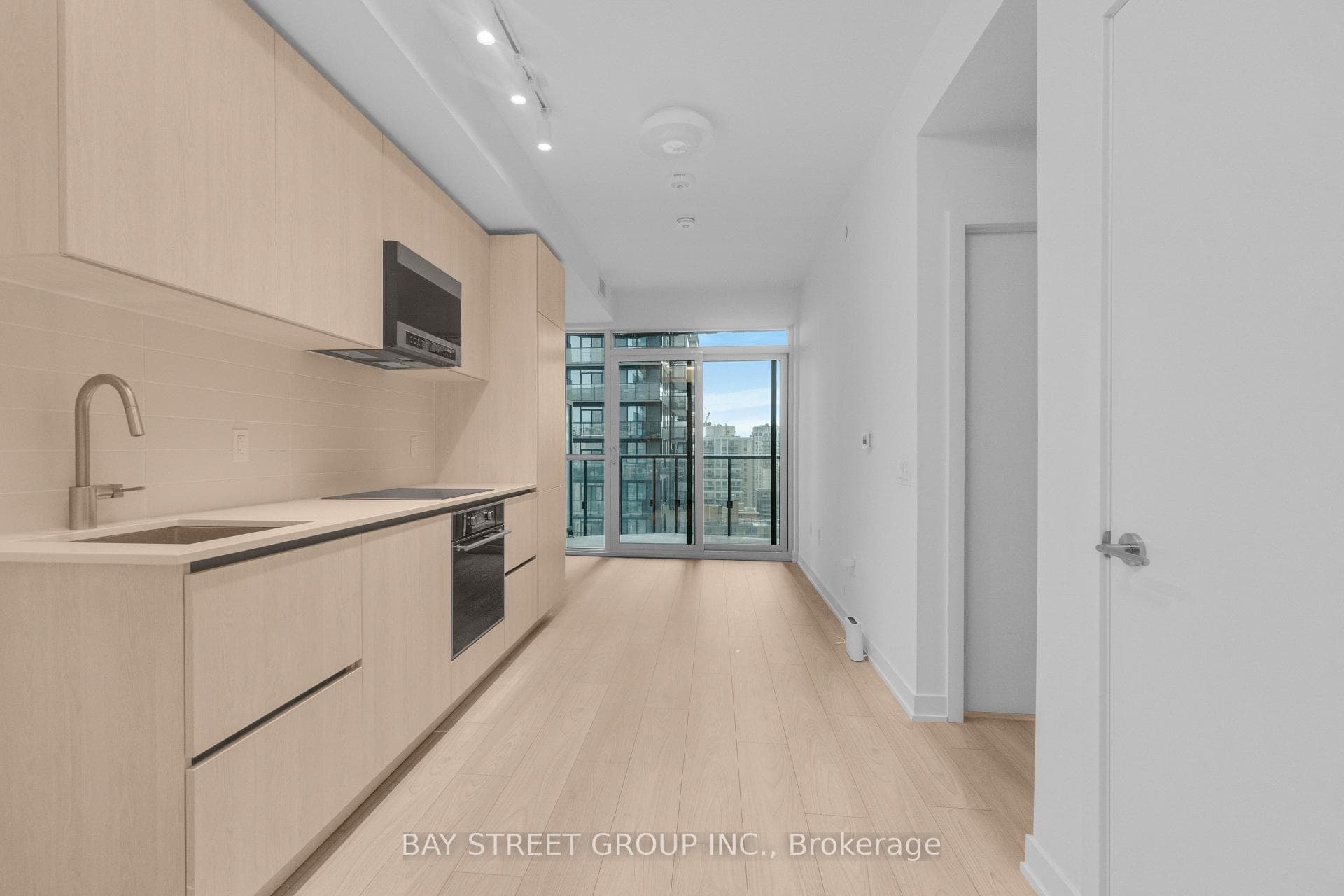 110 Broadway Avenue Unit 1813S photo 10