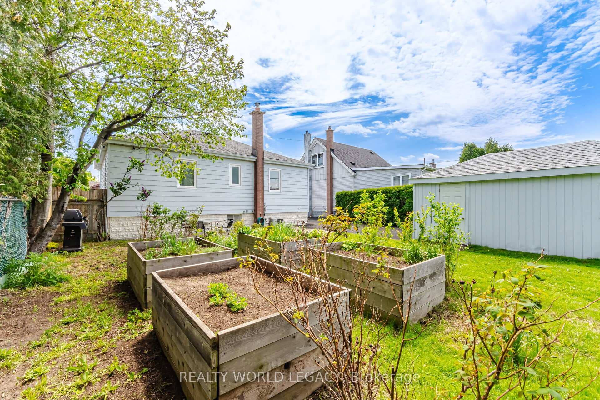 94 Clarendon Avenue photo 45