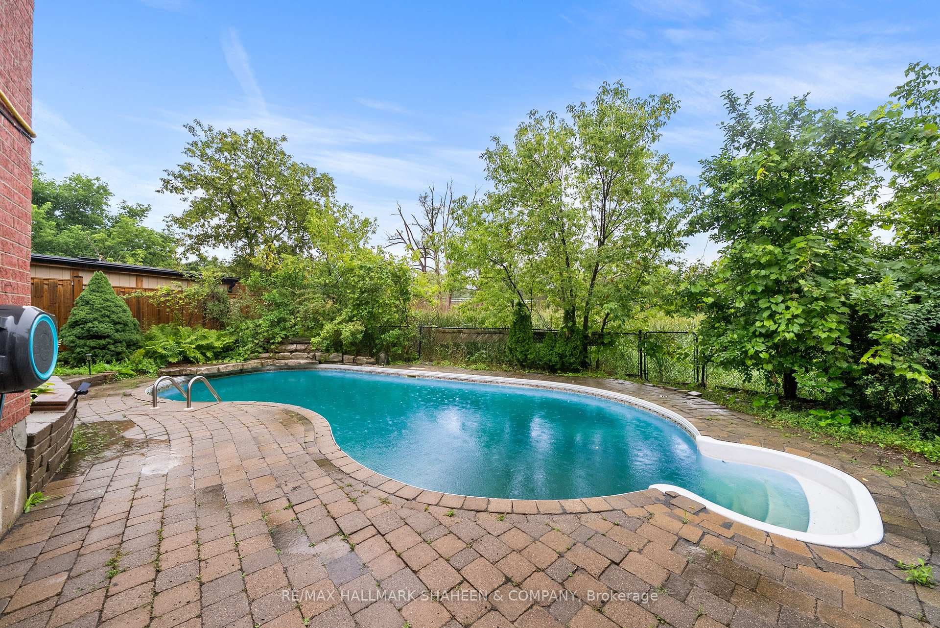 718 Firth Court photo 4