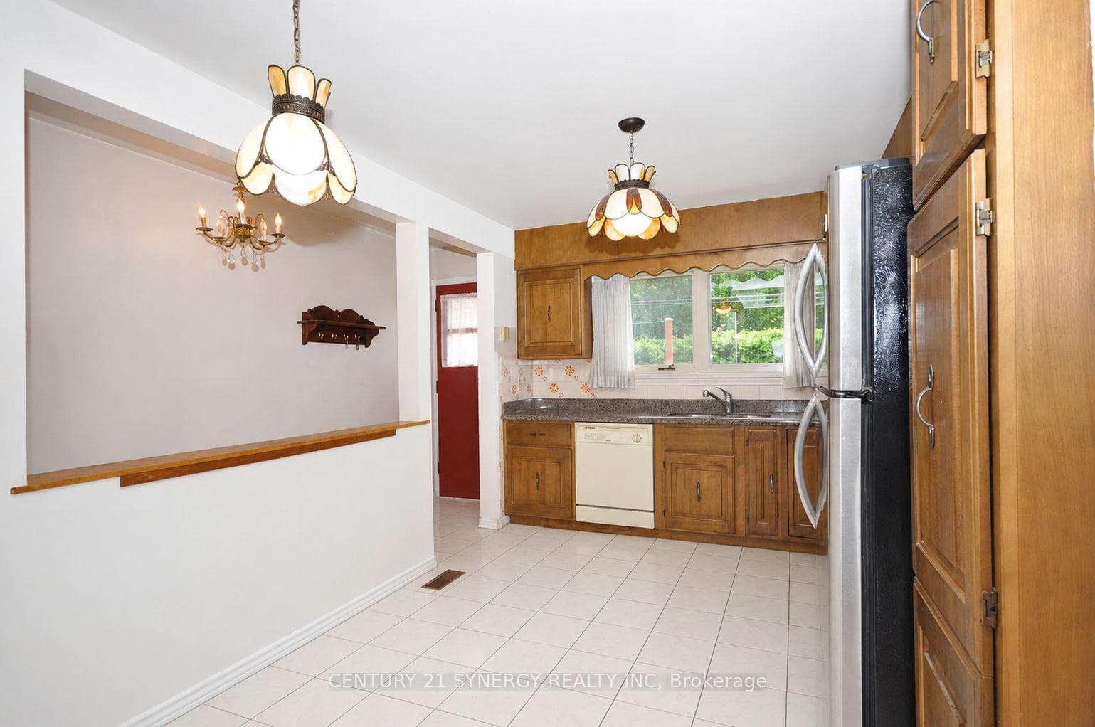 2148 Iris Street photo 9