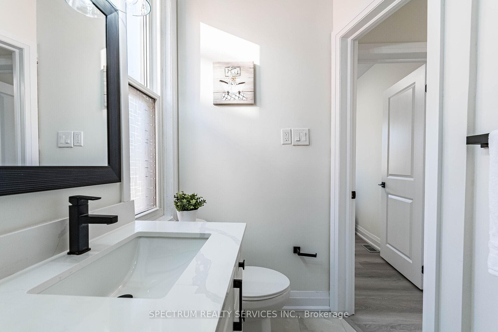 135 East Avenue photo 34
