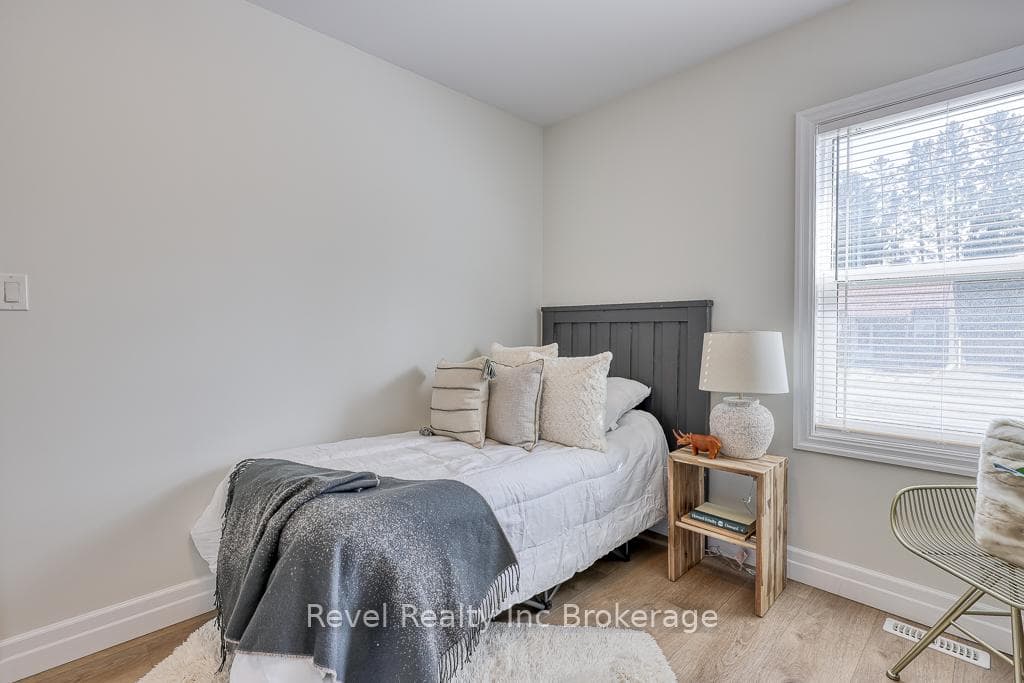 679 Elizabeth Street photo 17