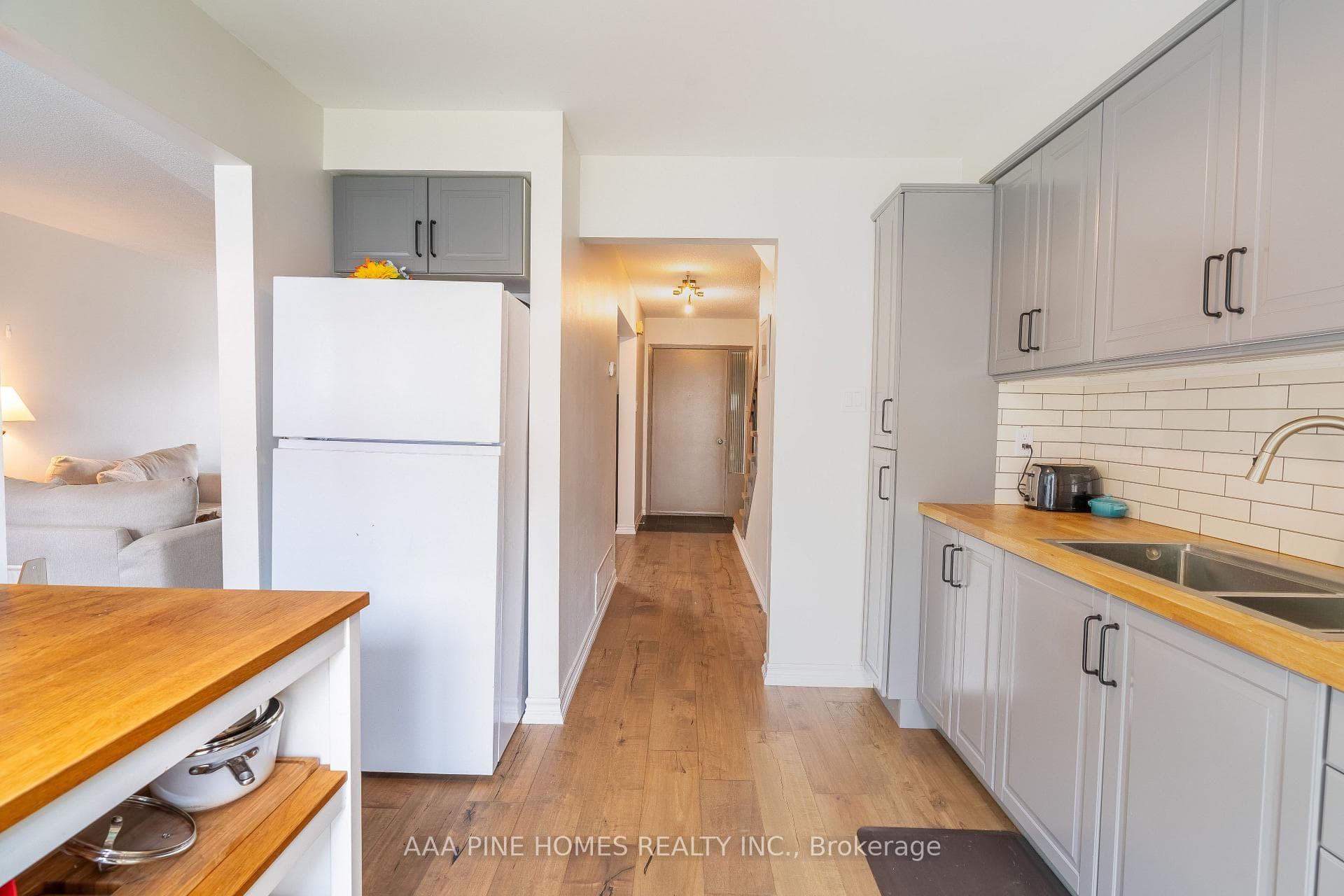 26 Sparklett Crescent photo 15