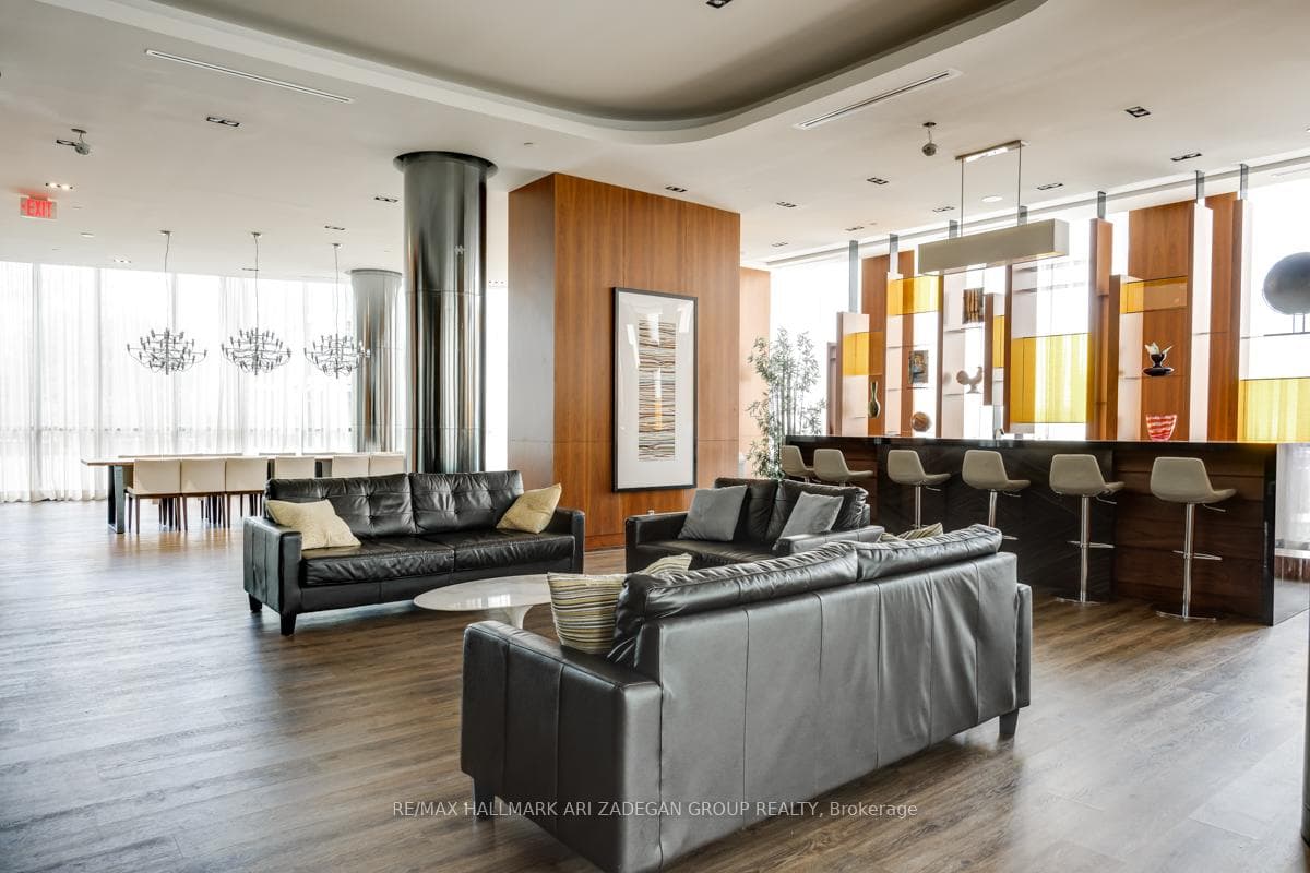 Lounge for entertaining w bar