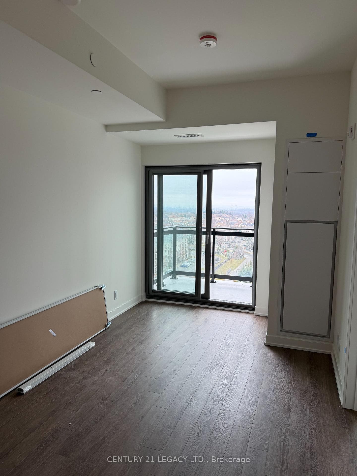 51 Clarington Avenue Unit 1105 photo 12