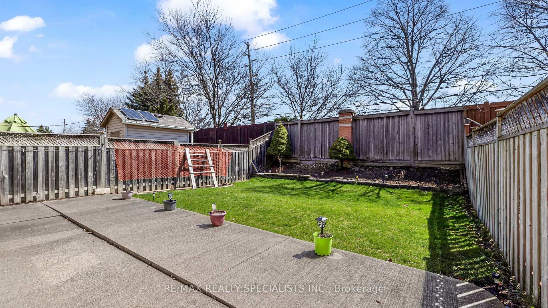 108 Twin Pines Crescent photo 38