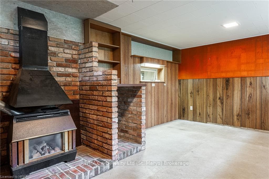 500 ELGIN Street photo 26