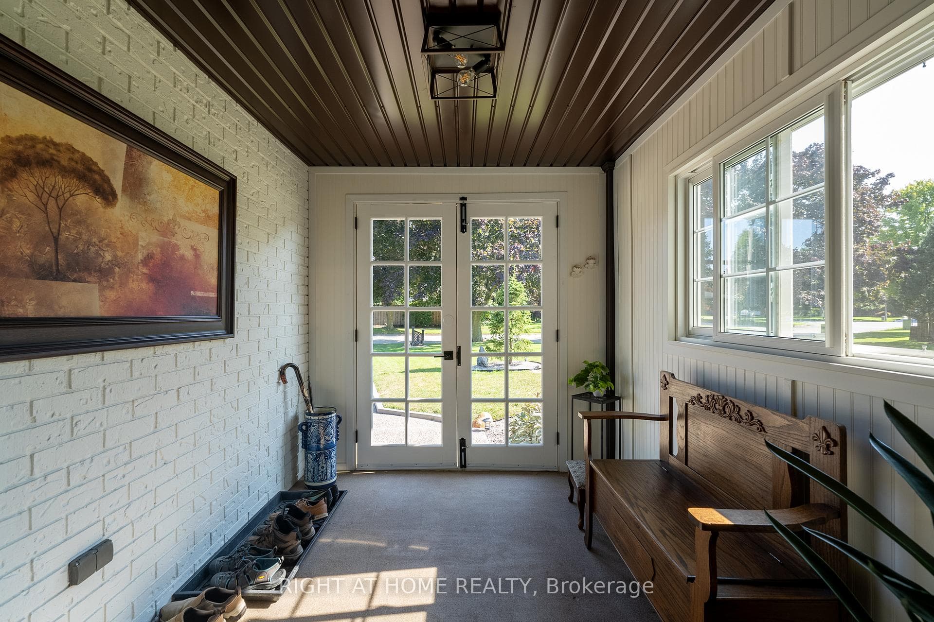 5 Lower Canada Drive photo 9