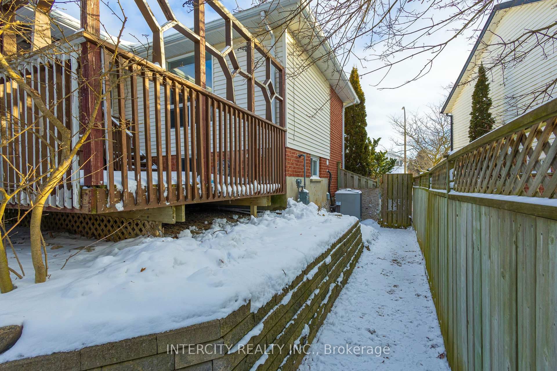 58 Marlis Crescent photo 29
