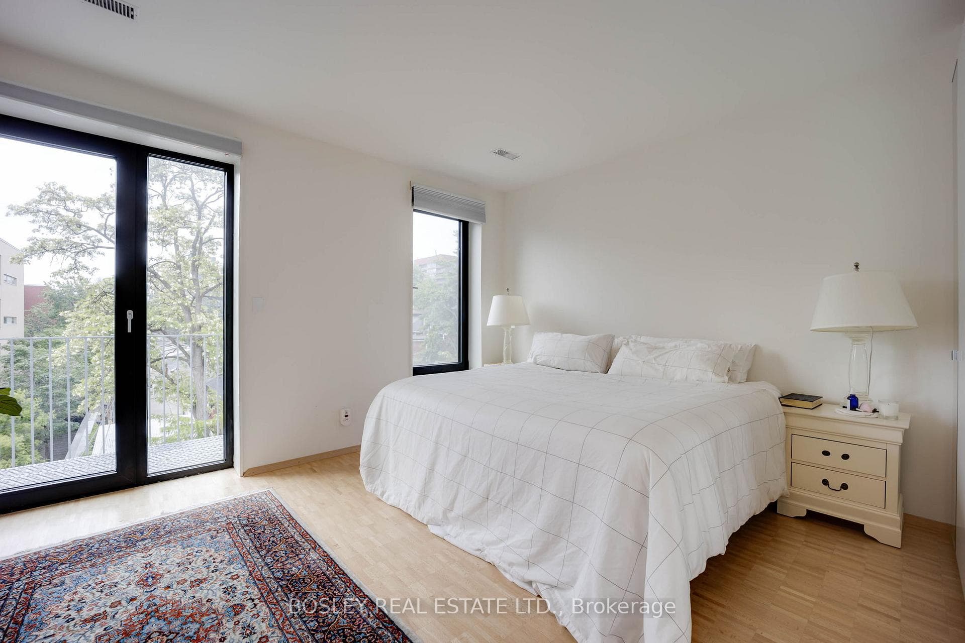 1075 Queen Street Unit Upper photo 9