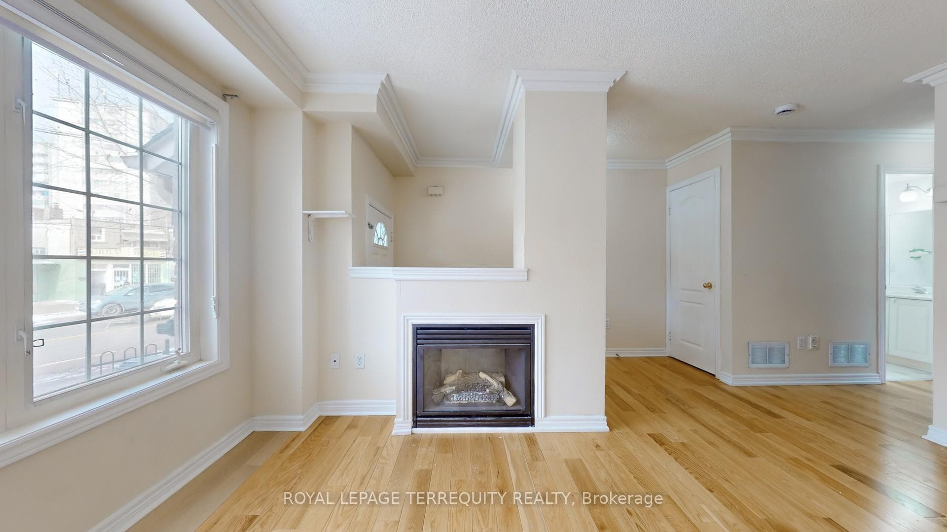 411 Dawes Road photo 5