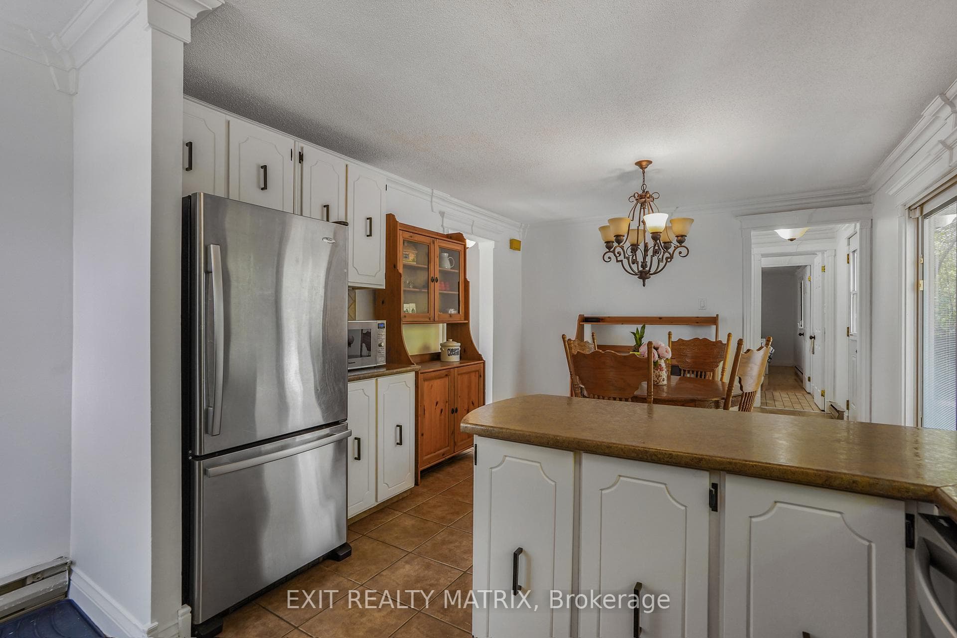 136 Martel Crescent photo 13