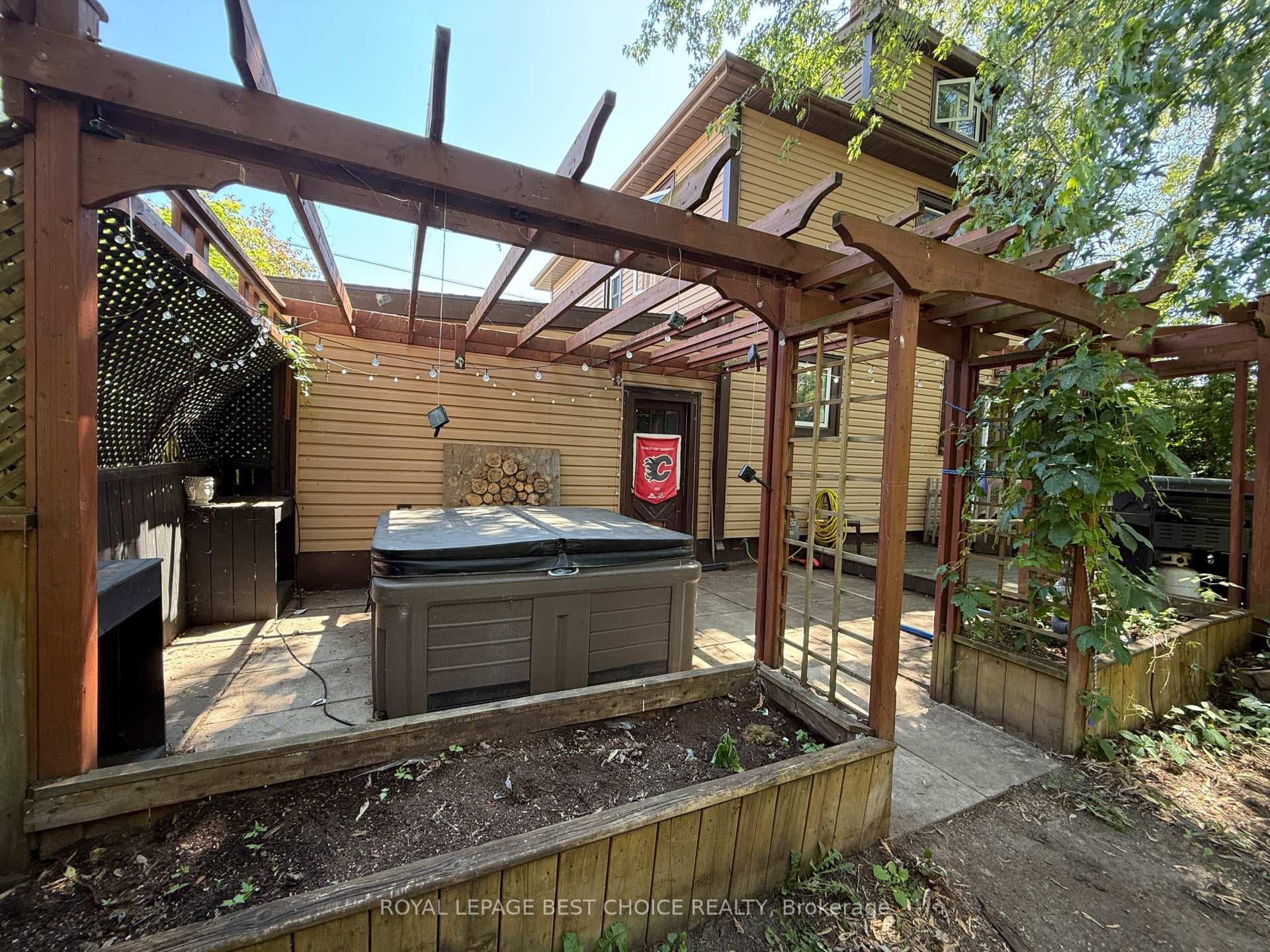 60 Lakeshore Road photo 28
