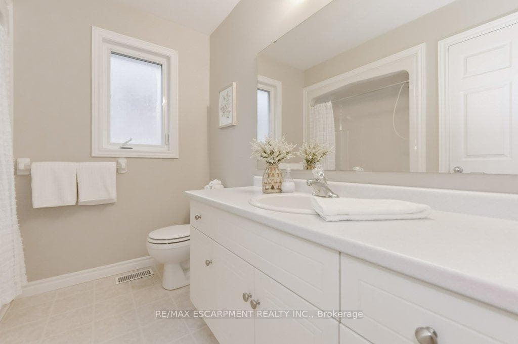 4-pc Bathroom