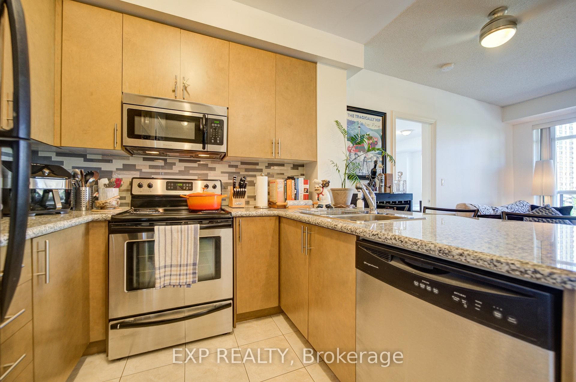 133 Wynford Drive Unit 808 photo 10