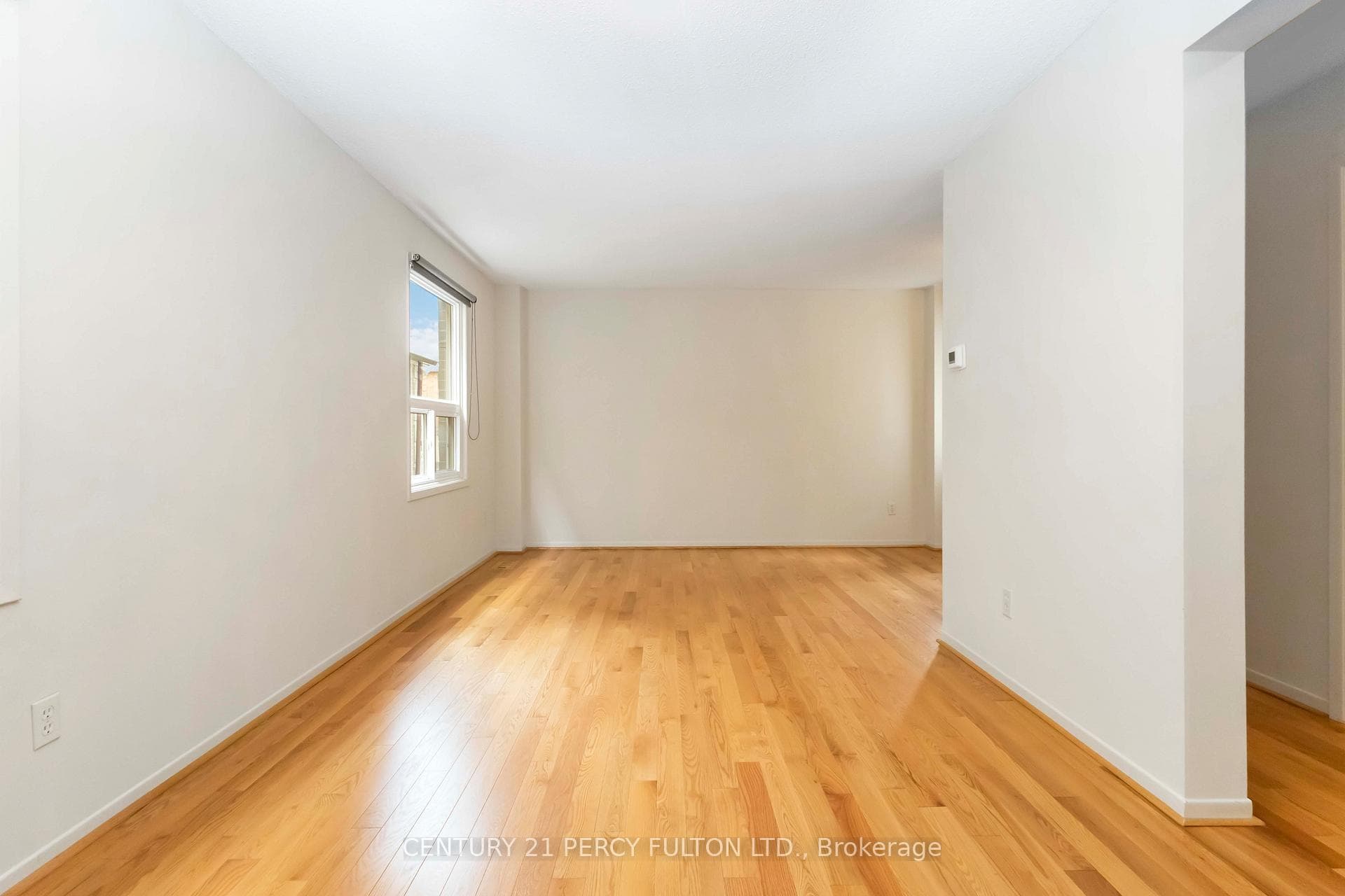 163 Roxanne Crescent photo 9