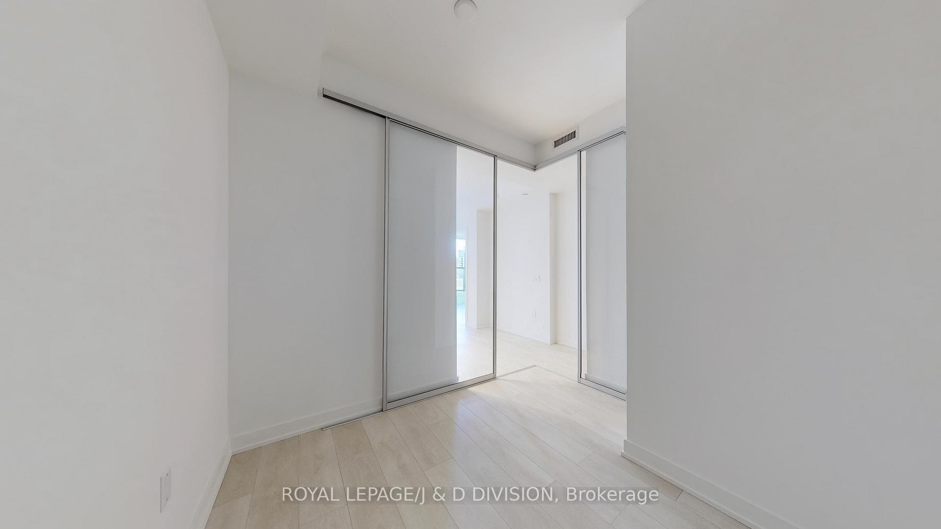 117 Broadway Avenue Unit 707 photo 18