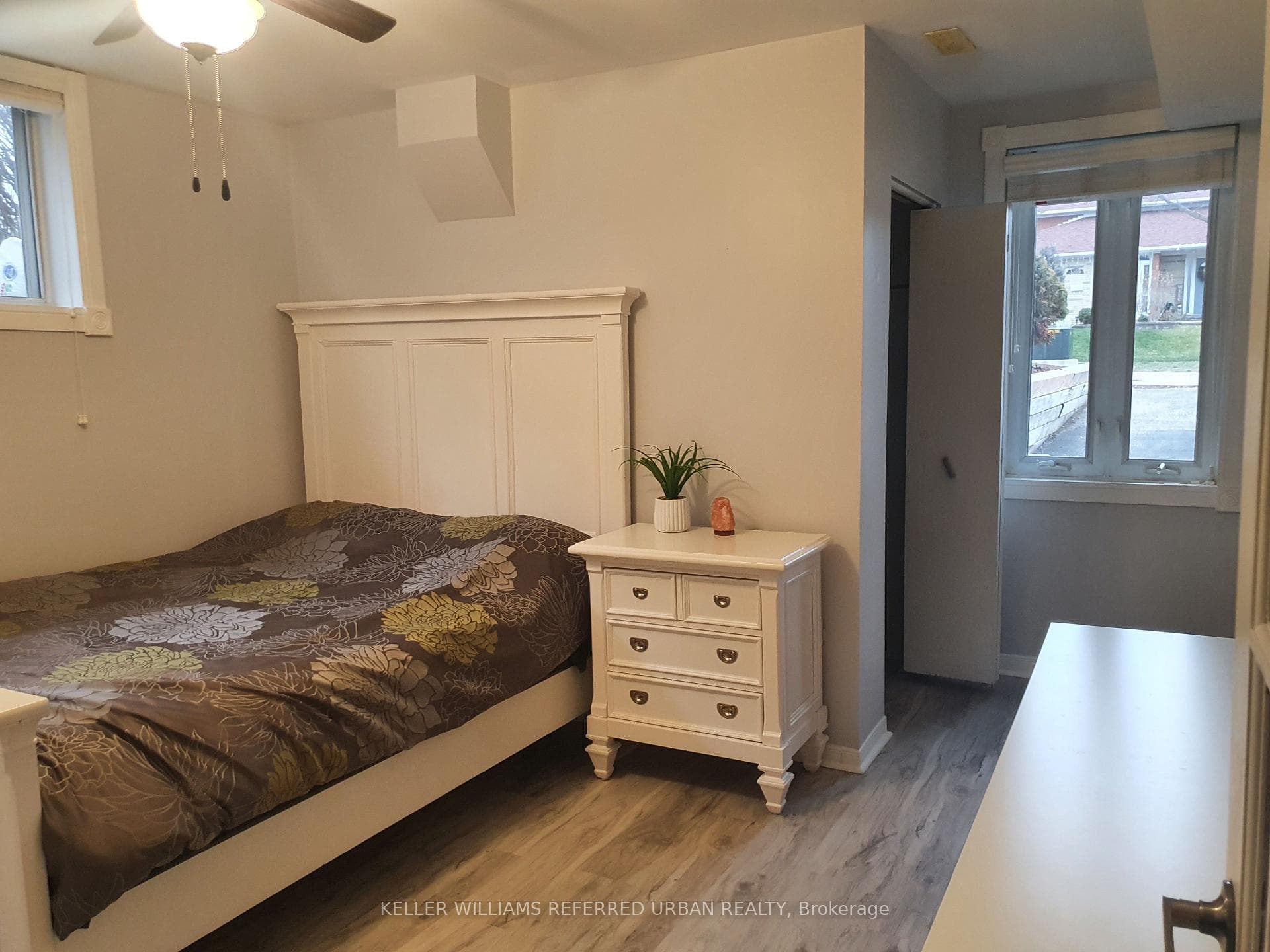 3352 Ellengale Drive photo 4