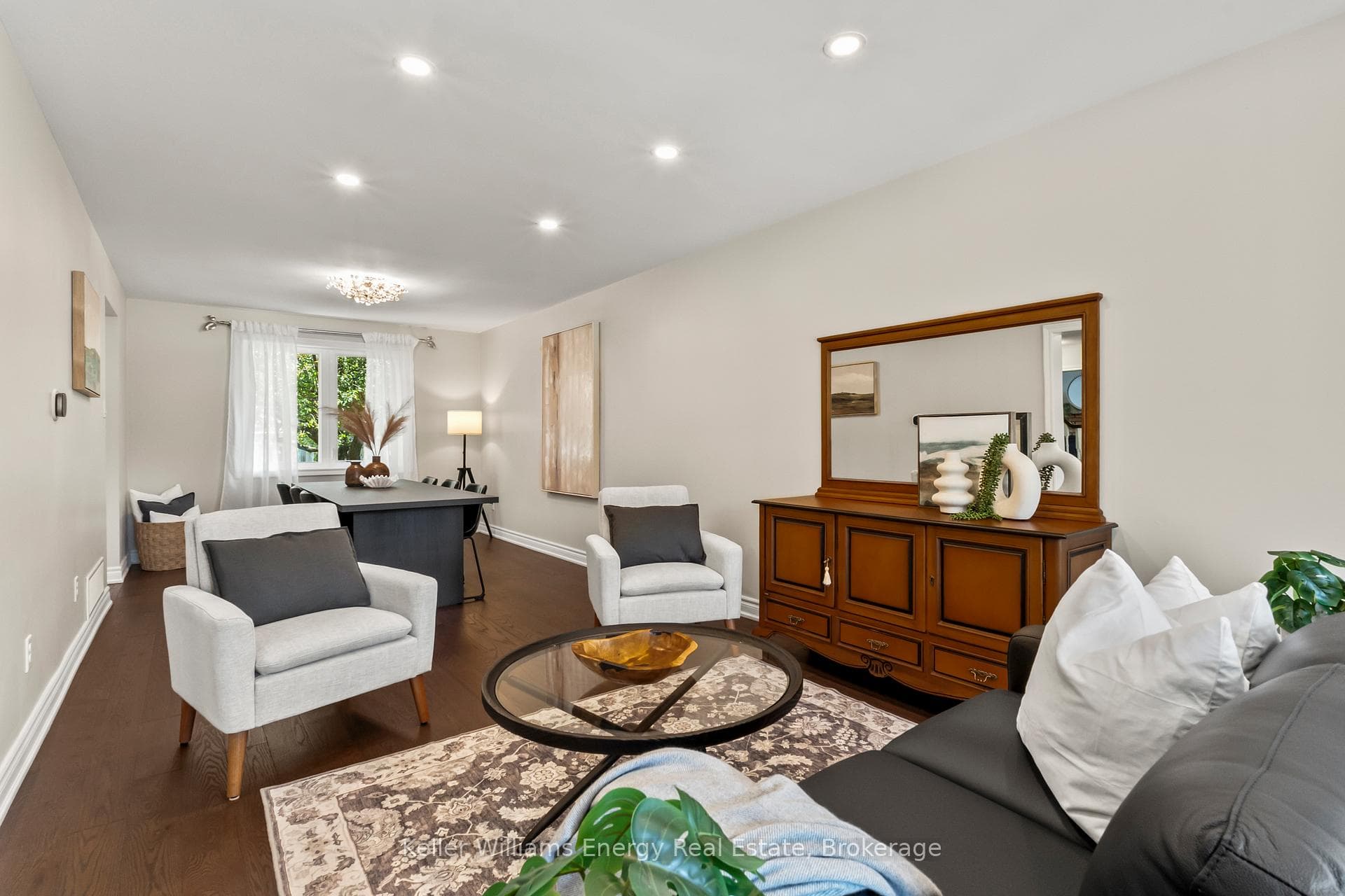 35 William Stephenson Drive photo 16