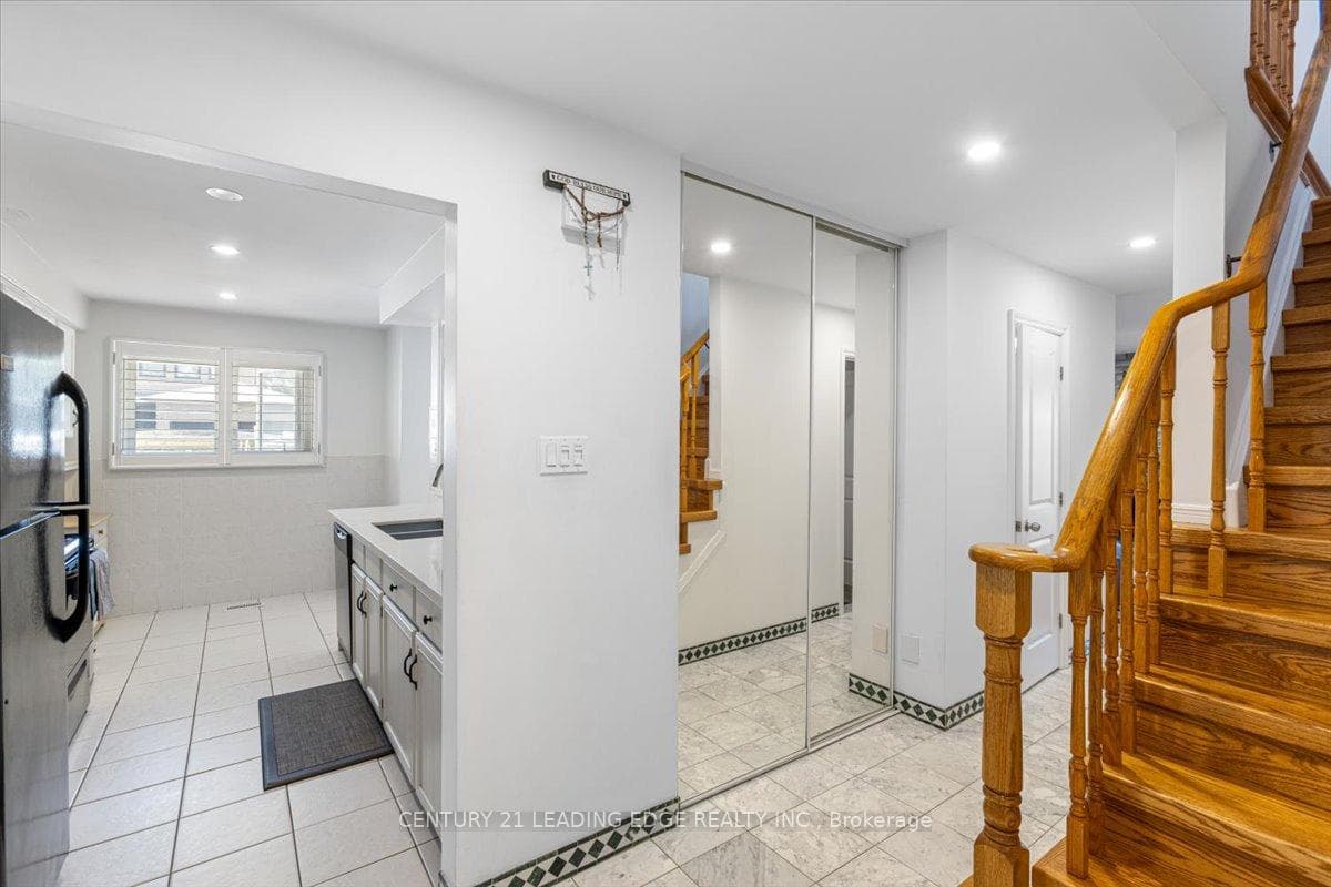 69 PARKINSON Road photo 3