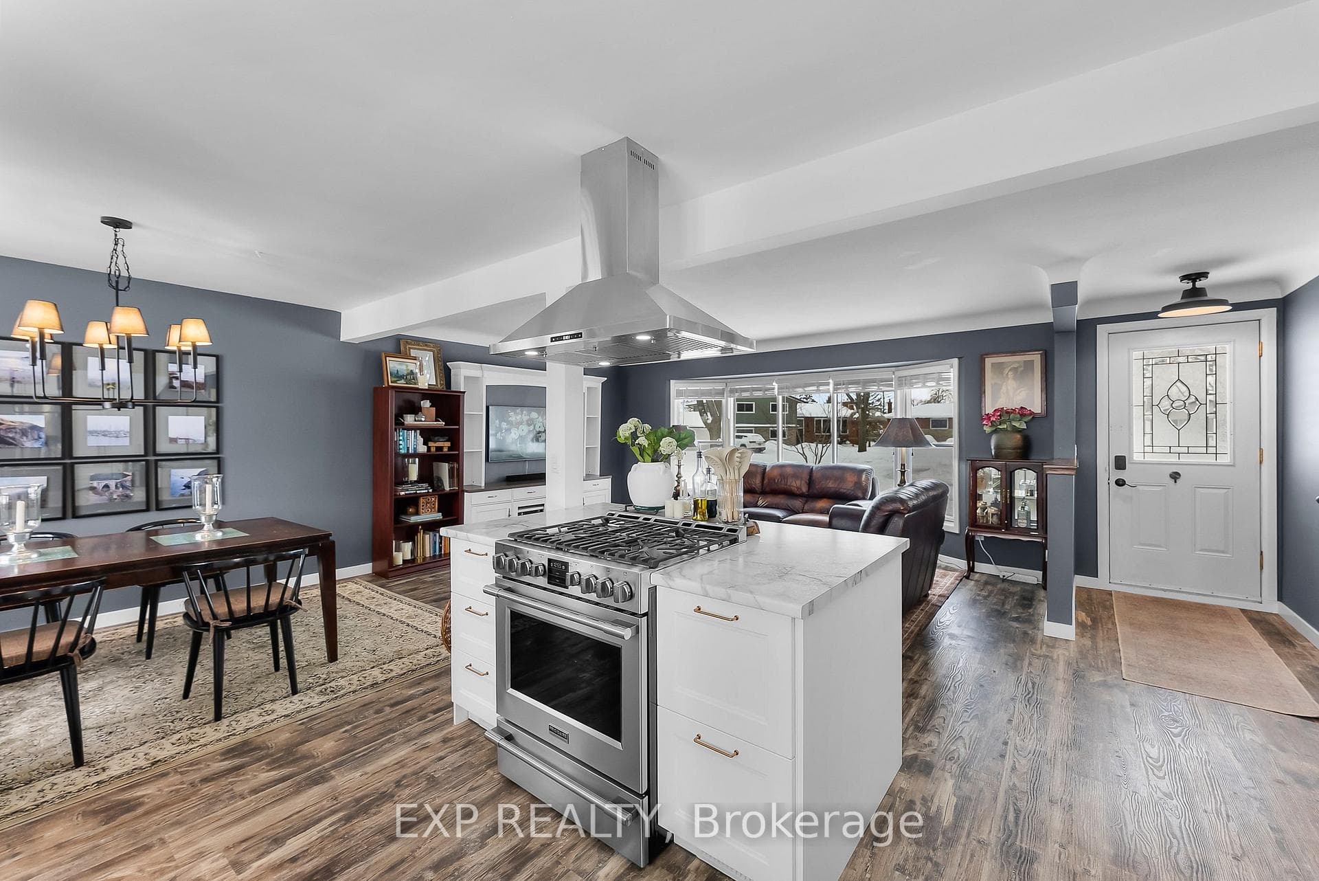 Open-Concept Living, Dining, Kitchen