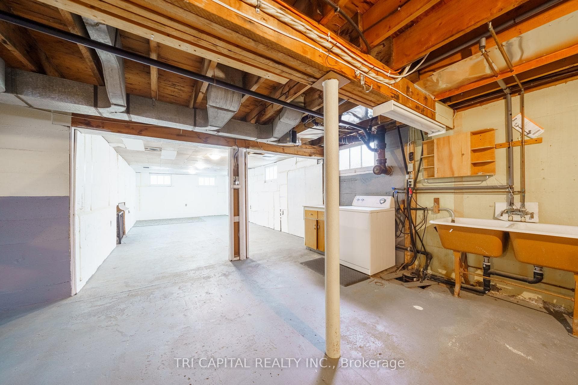 6291 Hamlyn Street photo 27