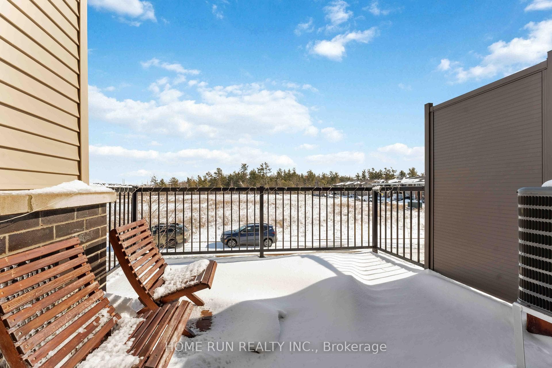 2084 Leinster Circle photo 23