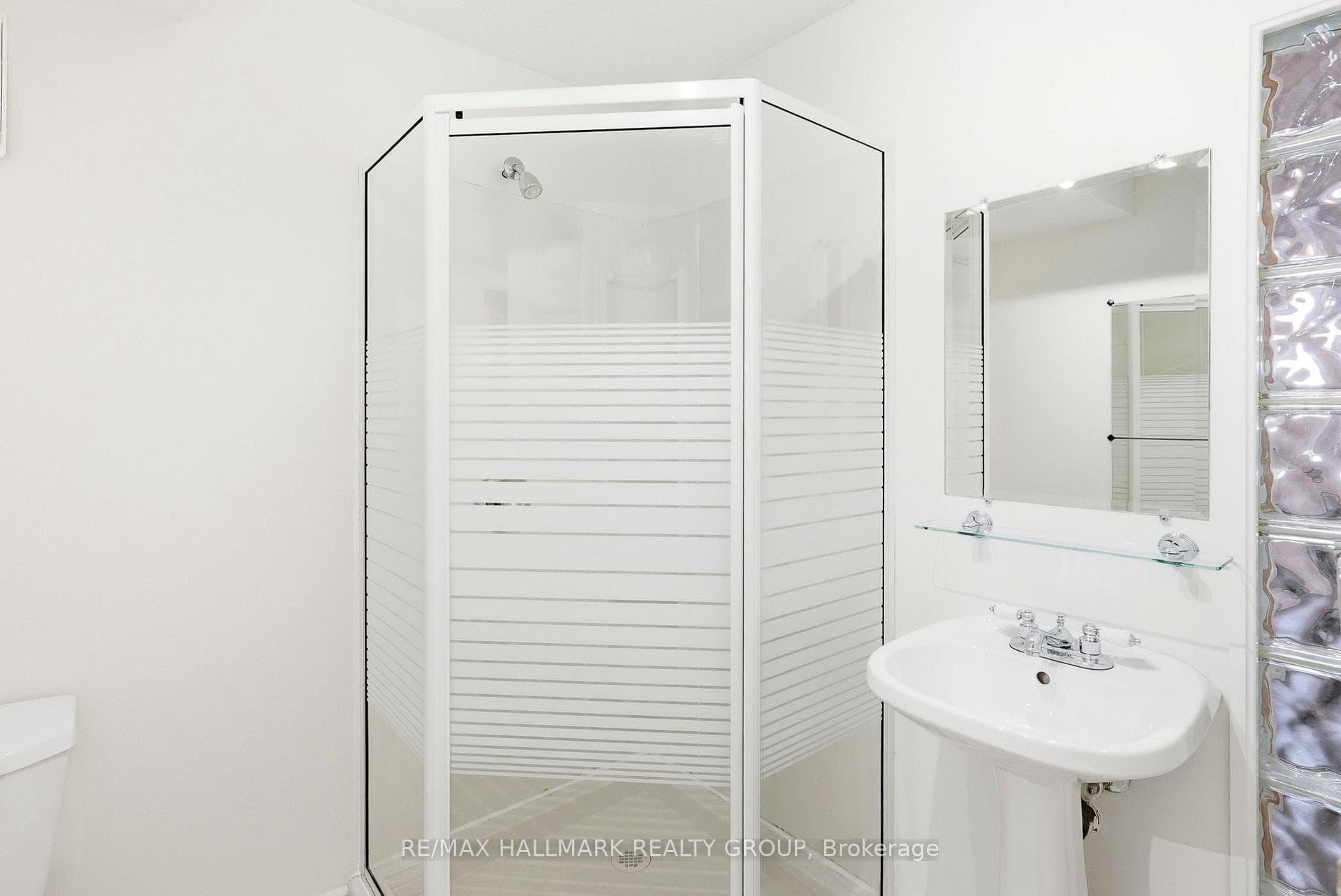 145 Larkin Drive photo 32