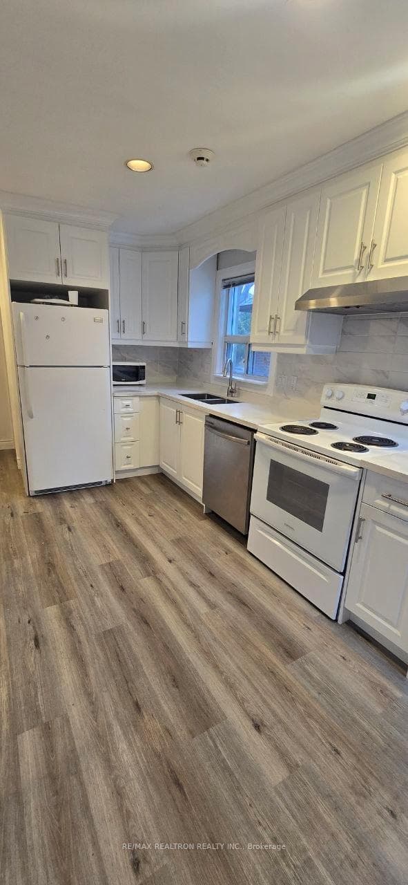406 Glengarry Avenue photo 6