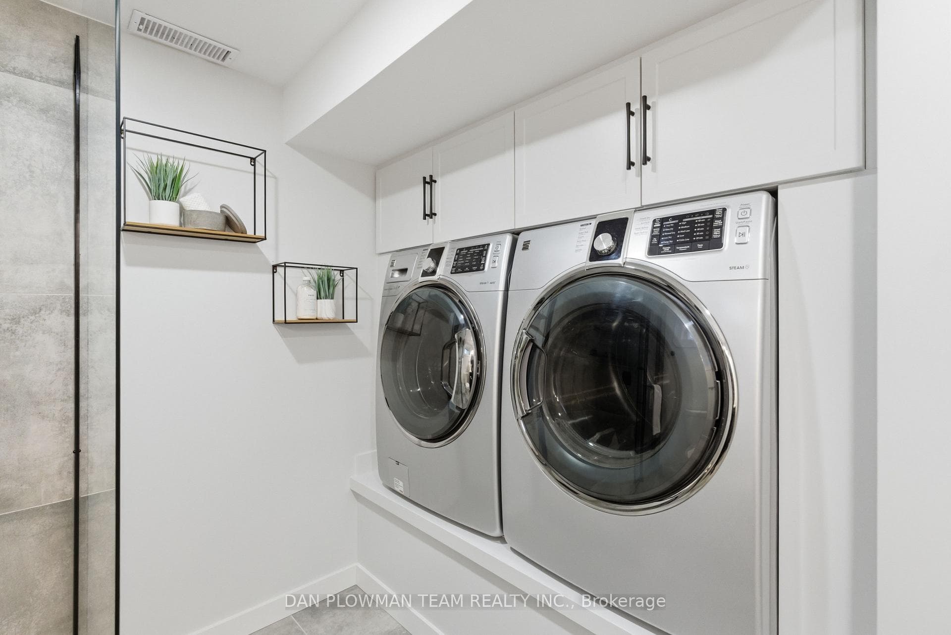 809 Mary Street photo 37