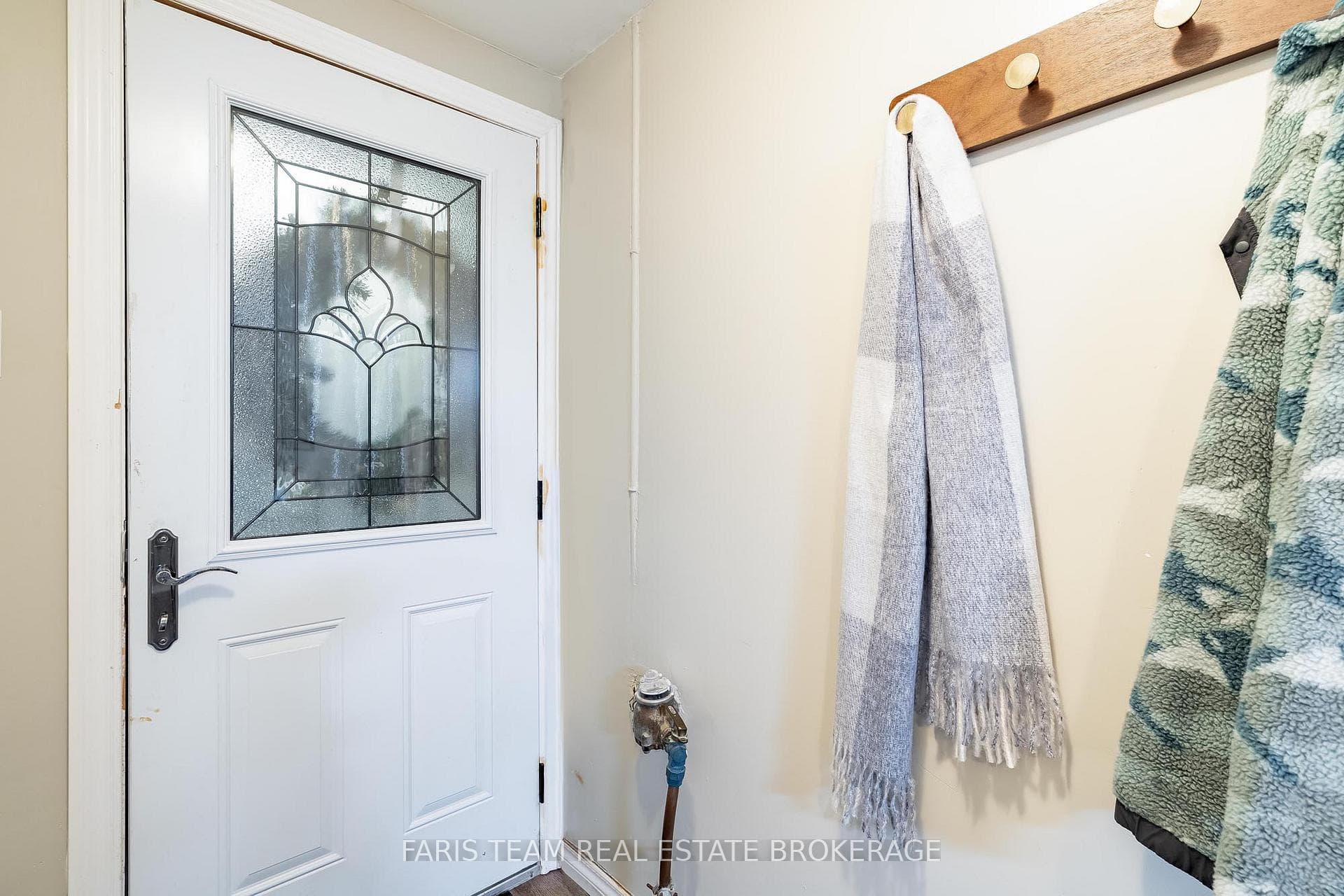 409 Anne Street photo 30